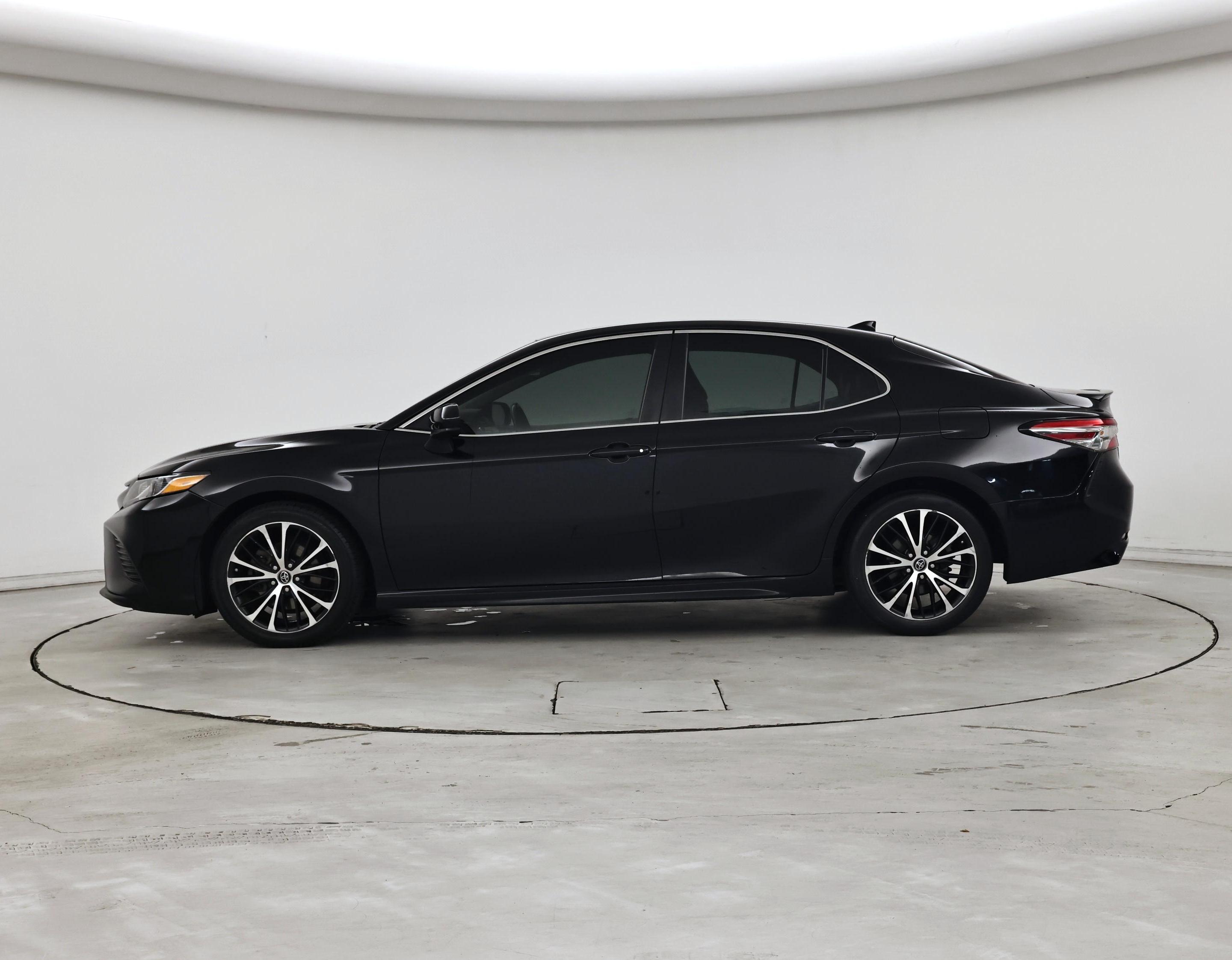 Thumbnail: 2019 Toyota Camry - 3