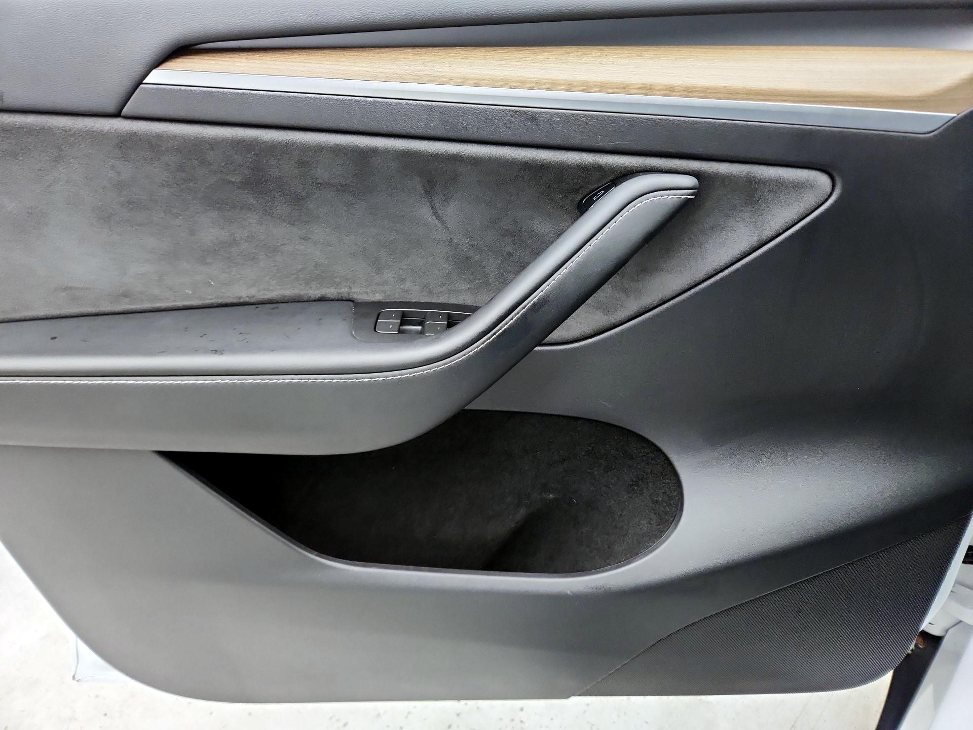 Thumbnail: 2023 Tesla Model Y - 12