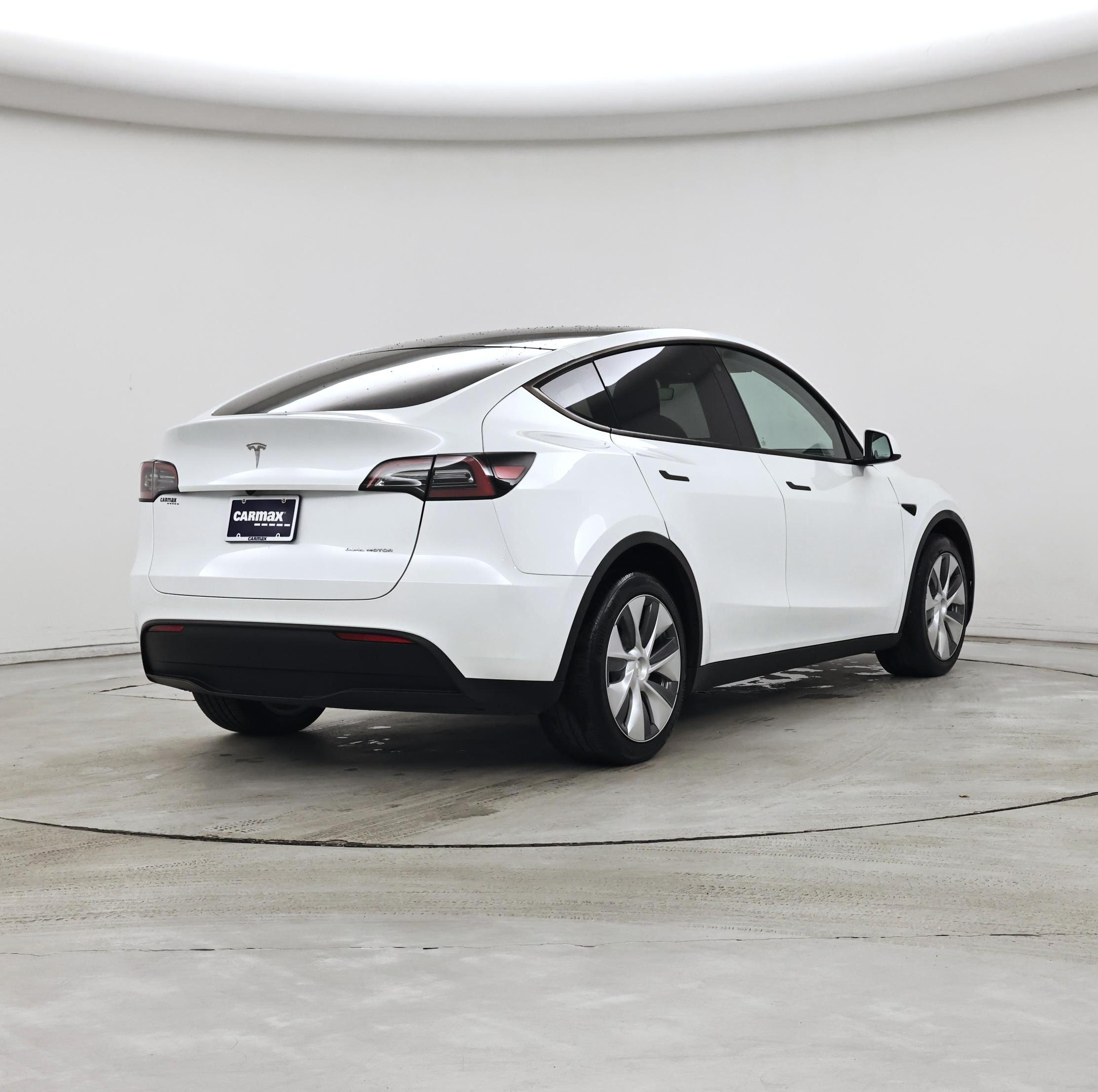 Thumbnail: 2023 Tesla Model Y - 8