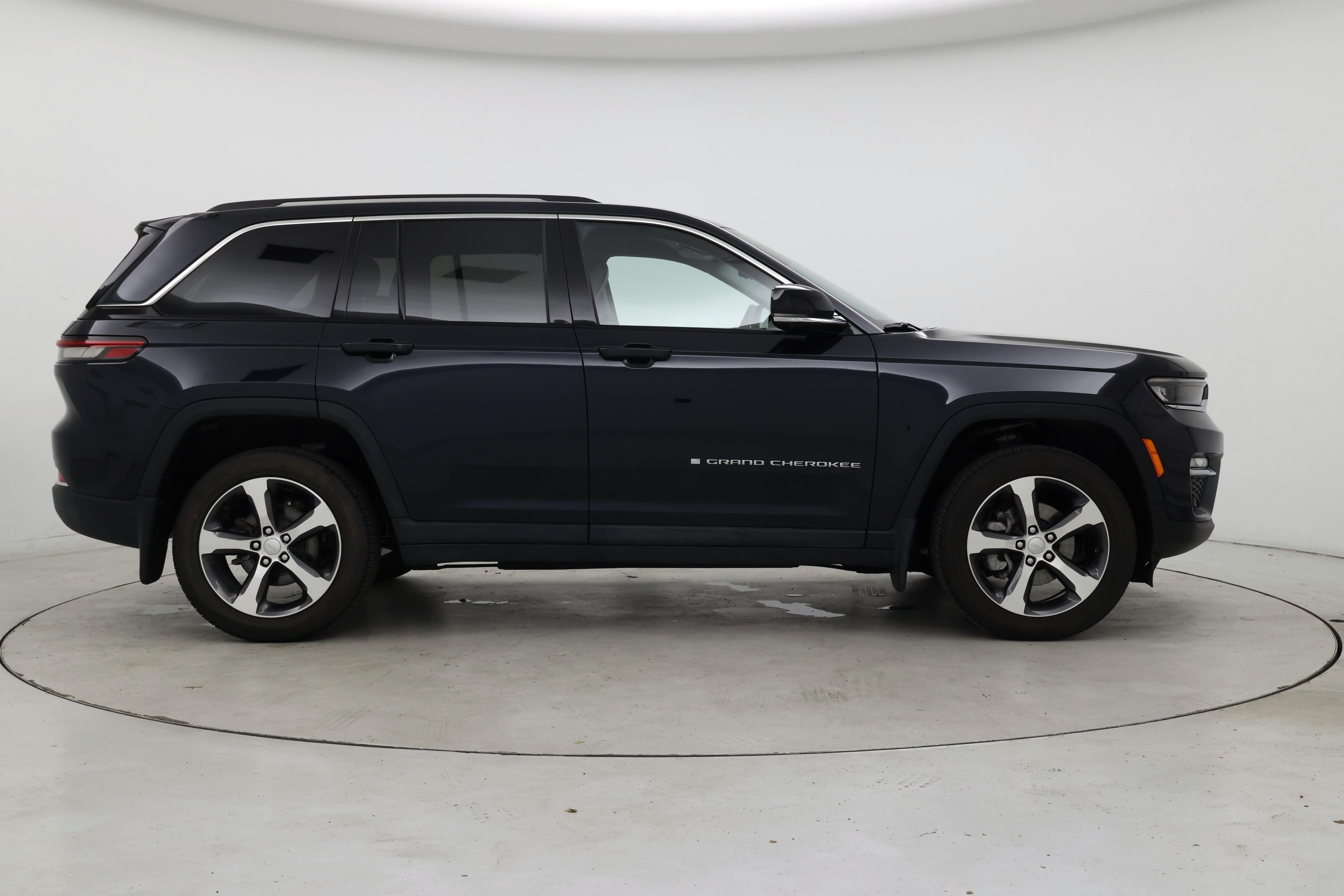 Thumbnail: 2023 Jeep Grand Cherokee - 7