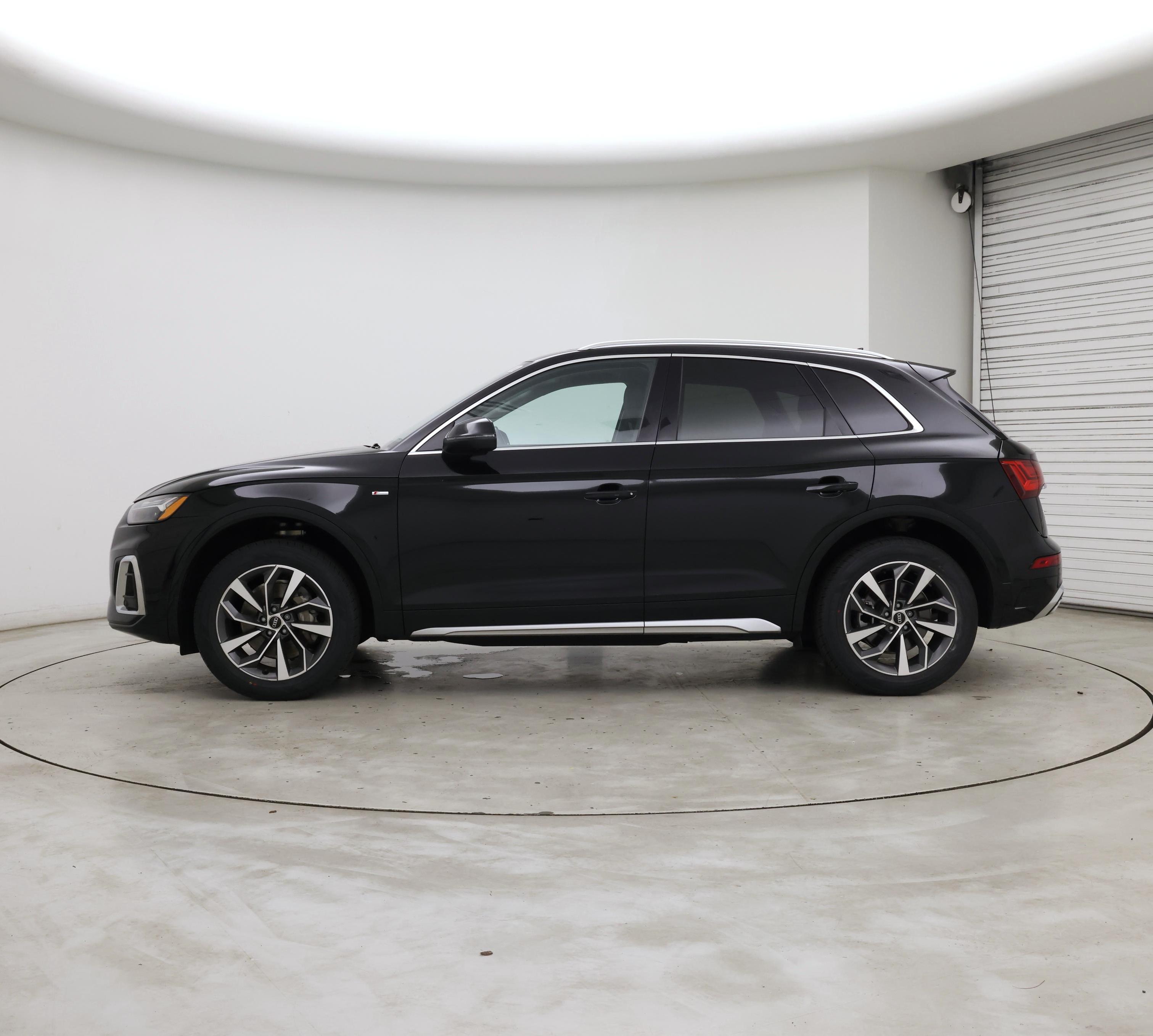 Thumbnail: 2023 Audi Q5 - 3