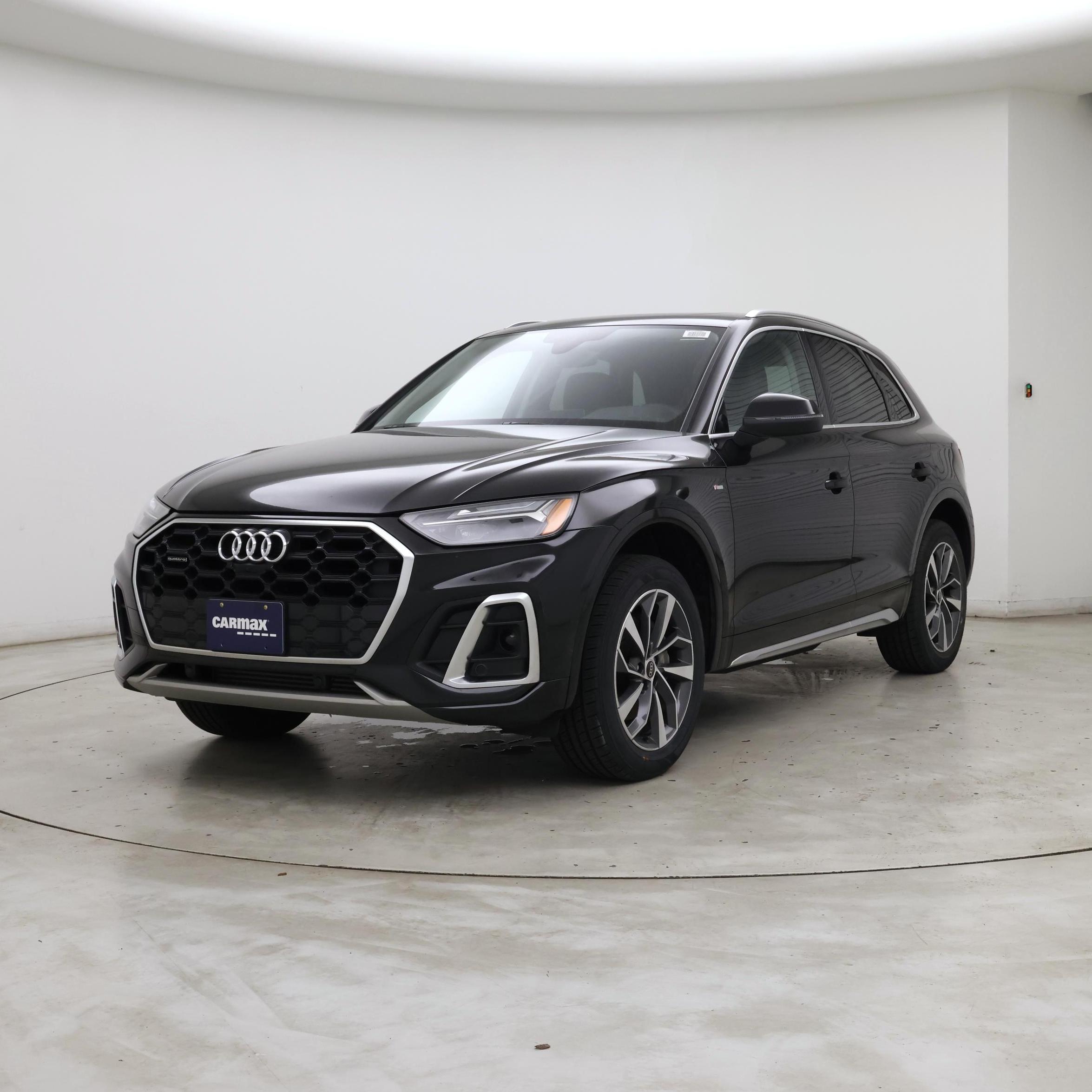 Thumbnail: 2023 Audi Q5 - 4