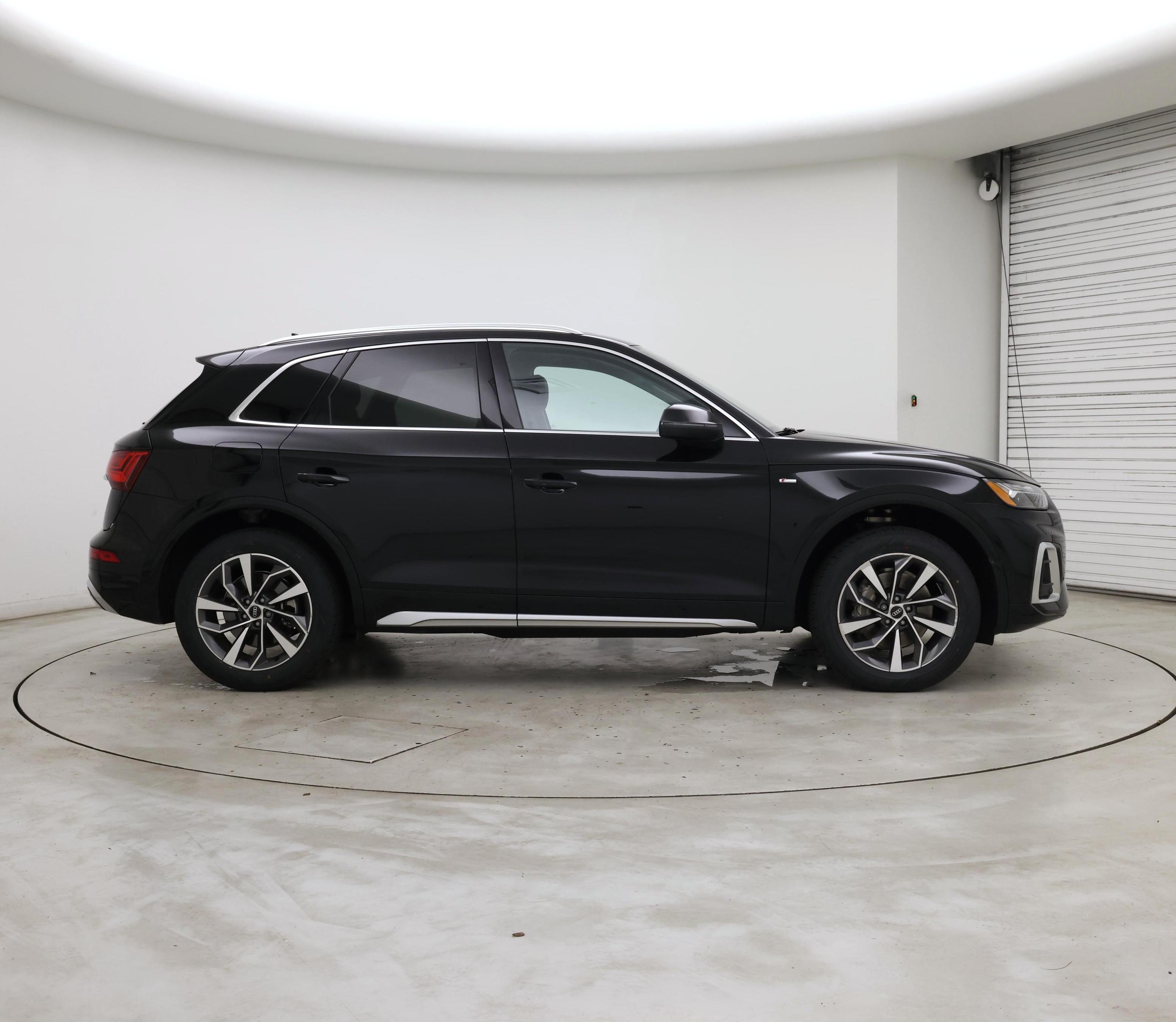 Thumbnail: 2023 Audi Q5 - 7