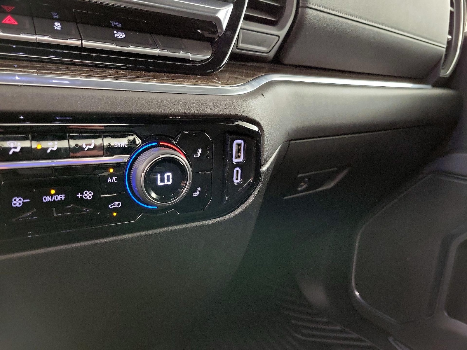 2023 Chevrolet Silverado 1500 LT - Photo 19
