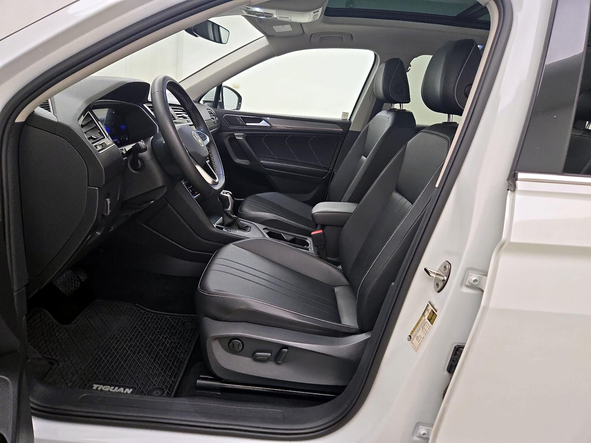 Thumbnail: 2023 Volkswagen Tiguan - 11
