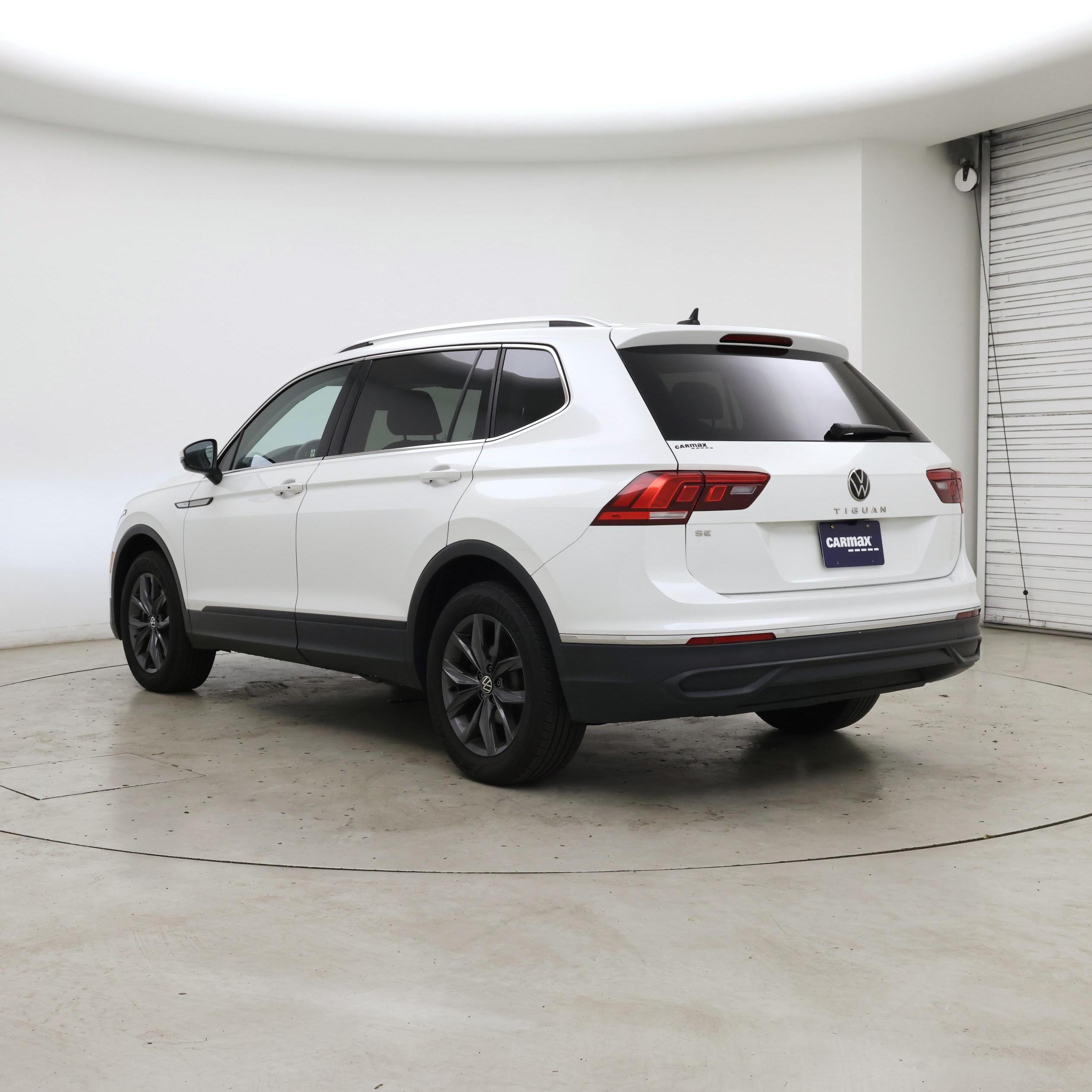 Thumbnail: 2023 Volkswagen Tiguan - 2