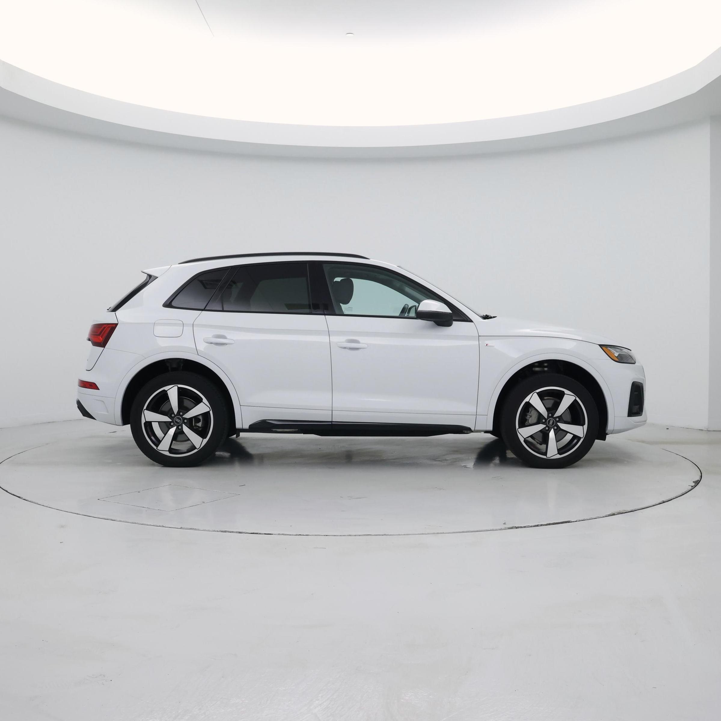 Thumbnail: 2023 Audi Q5 - 7