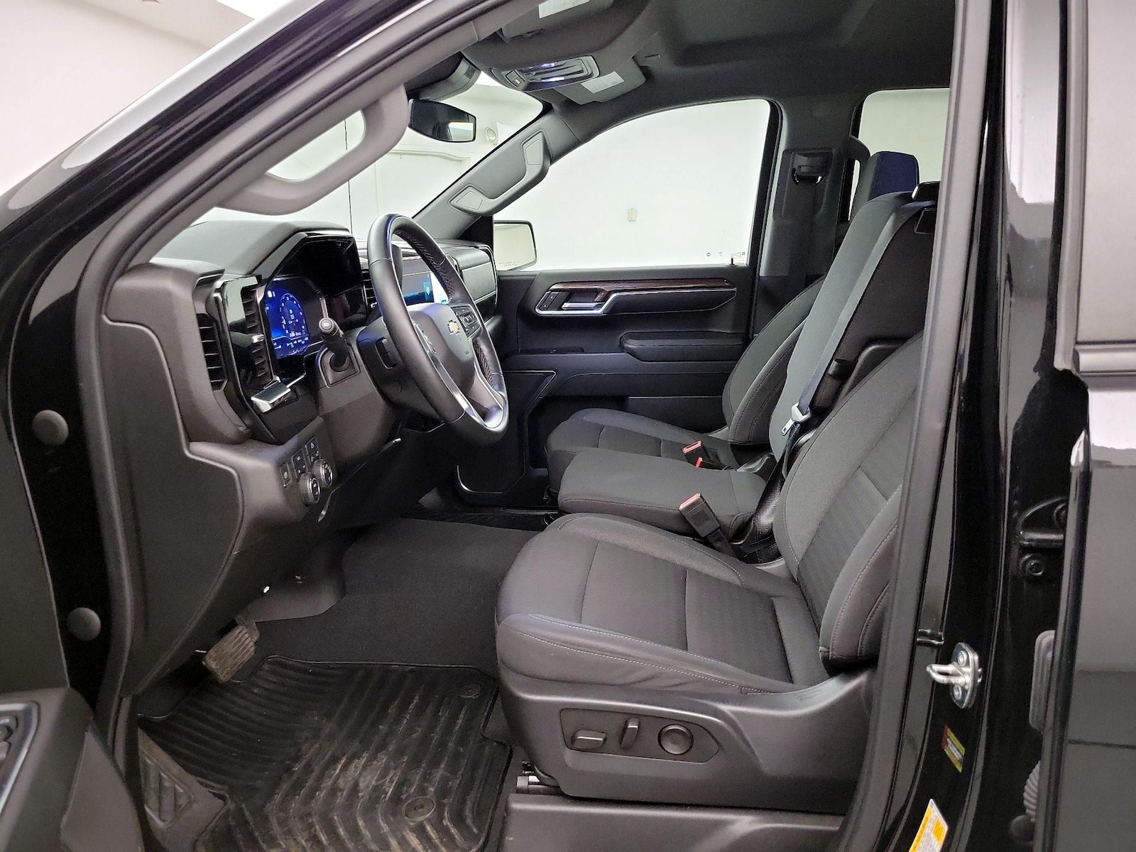 2023 Chevrolet Silverado 1500 LT - Photo 12