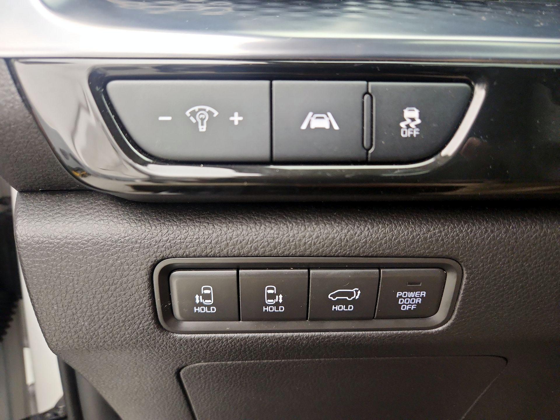 Thumbnail: 2023 Kia Carnival - 13