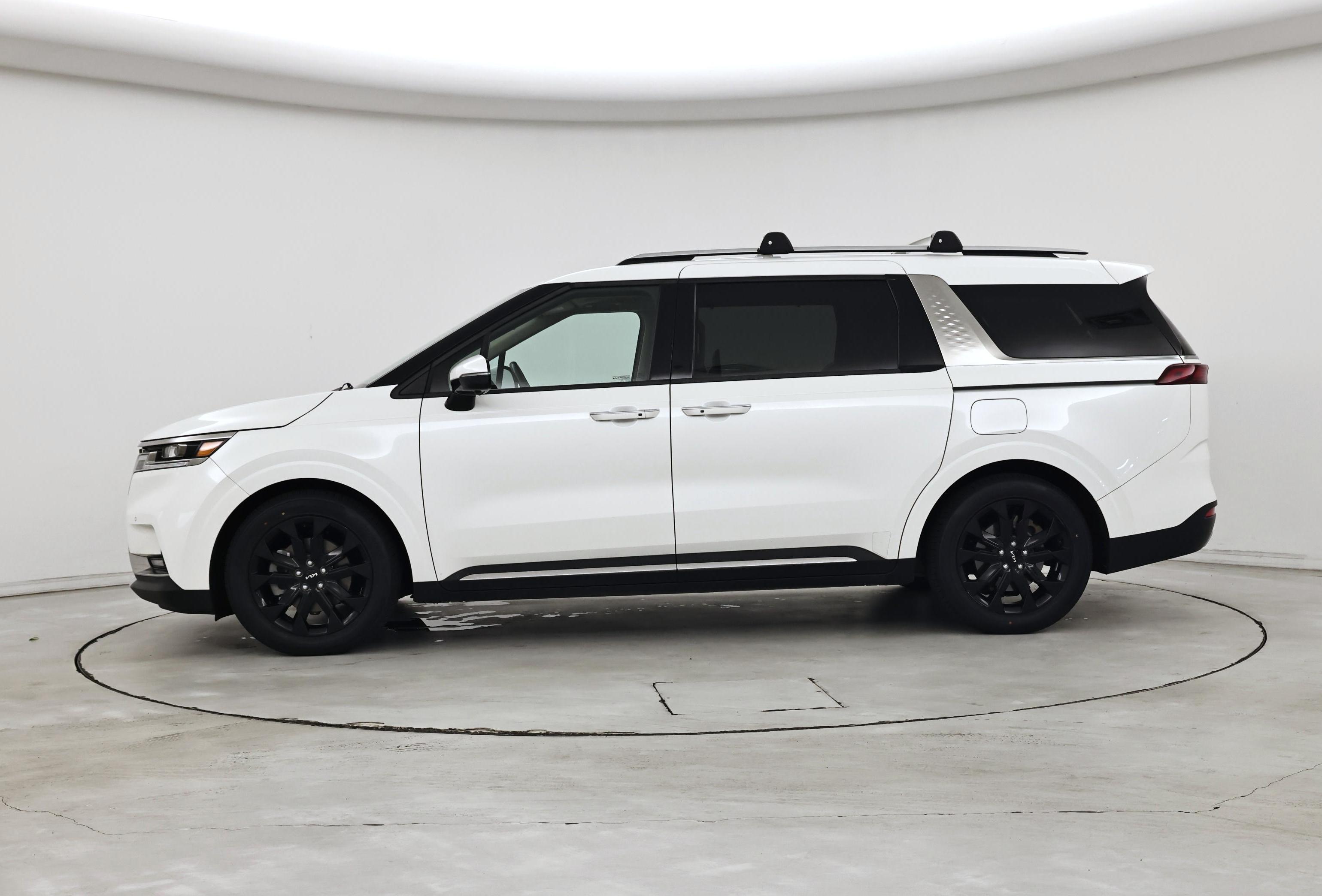 Thumbnail: 2023 Kia Carnival - 3
