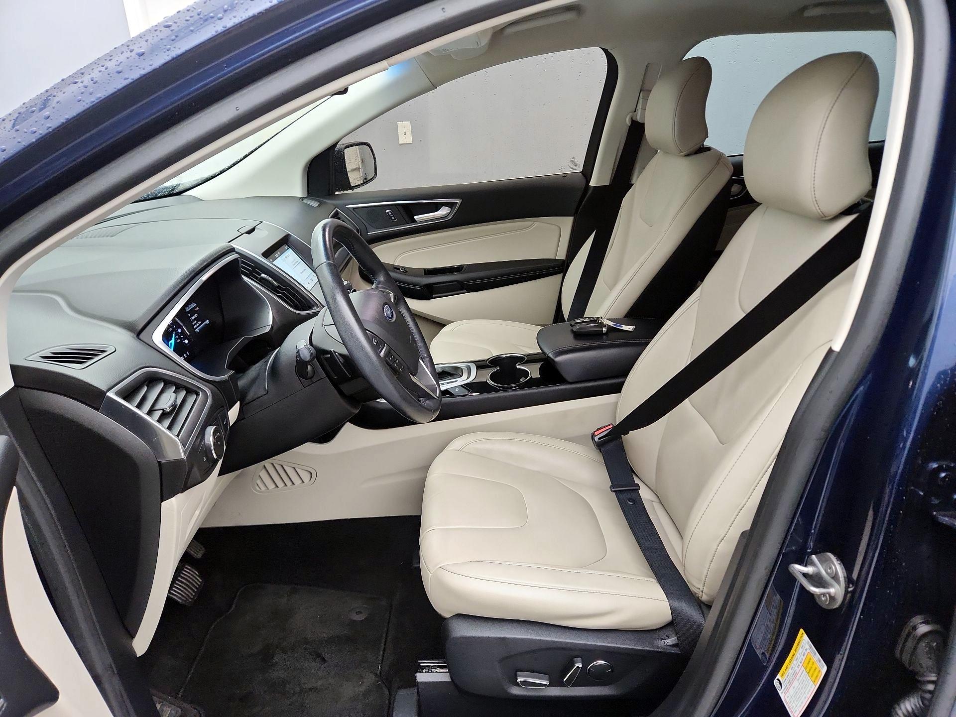 Thumbnail: 2017 Ford Edge - 11