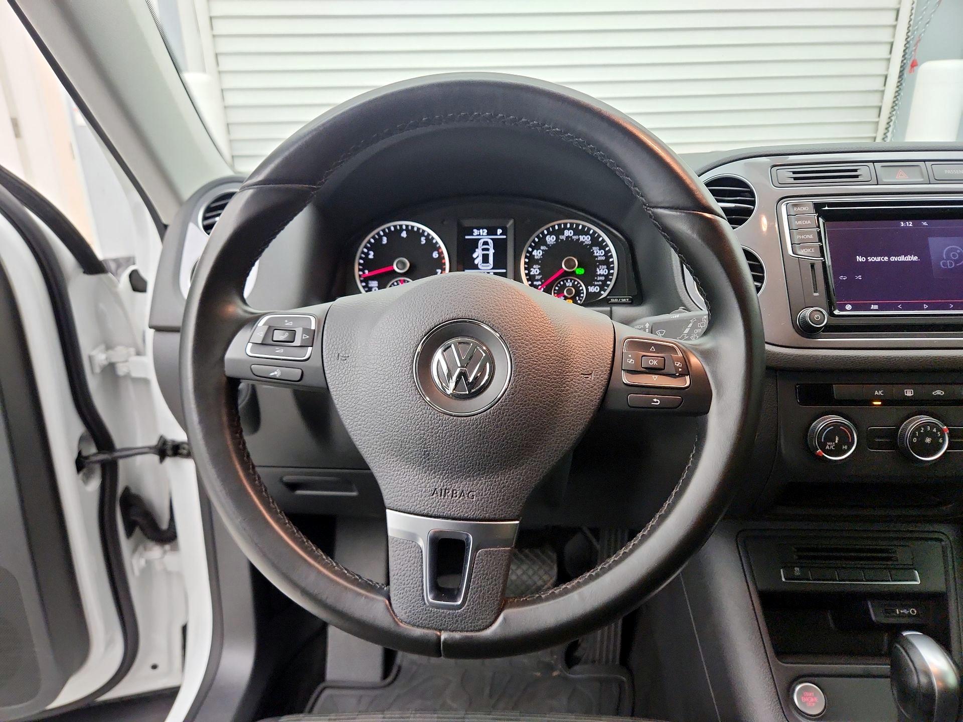 Thumbnail: 2017 Volkswagen Tiguan - 10