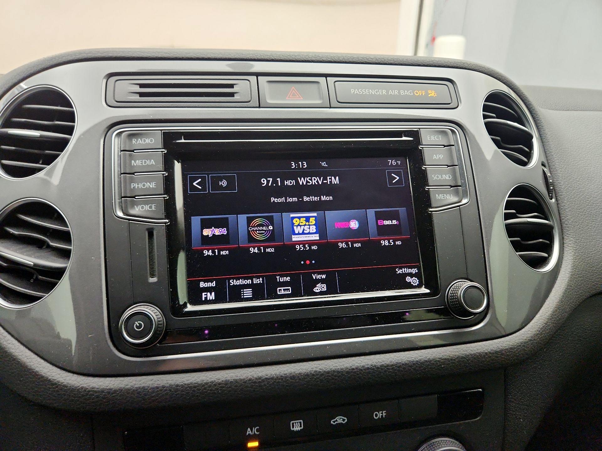 Thumbnail: 2017 Volkswagen Tiguan - 15