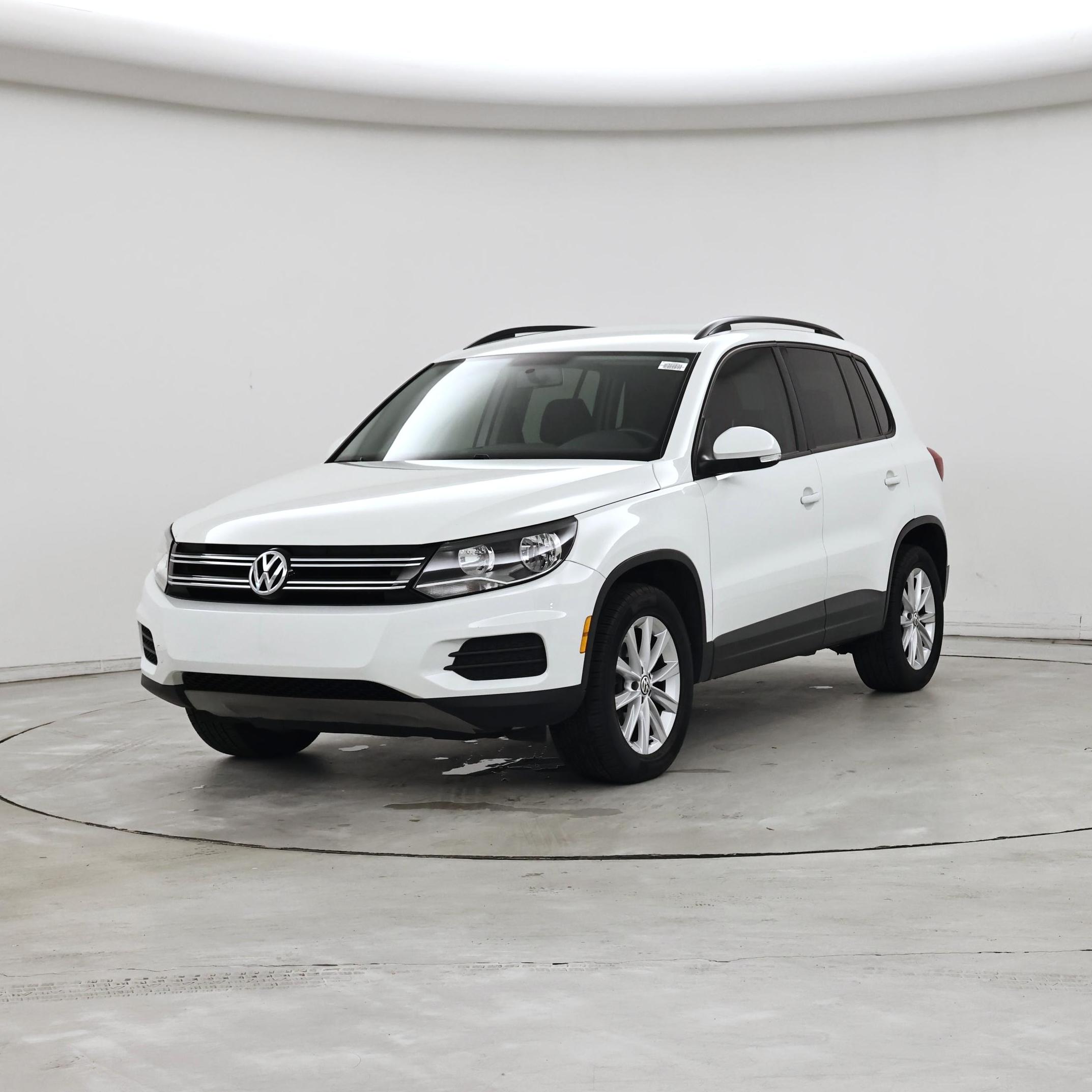 Thumbnail: 2017 Volkswagen Tiguan - 4