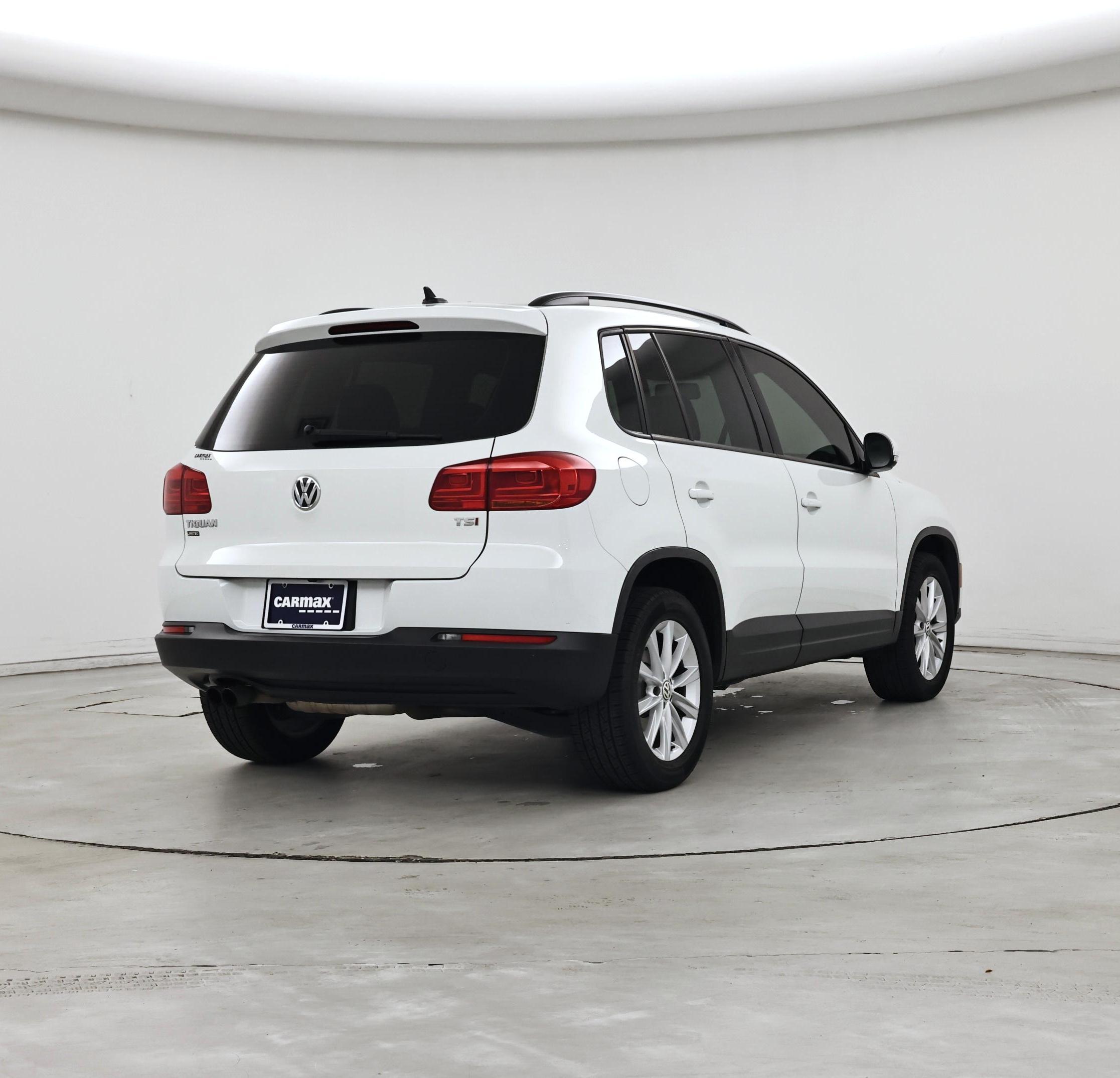 Thumbnail: 2017 Volkswagen Tiguan - 8