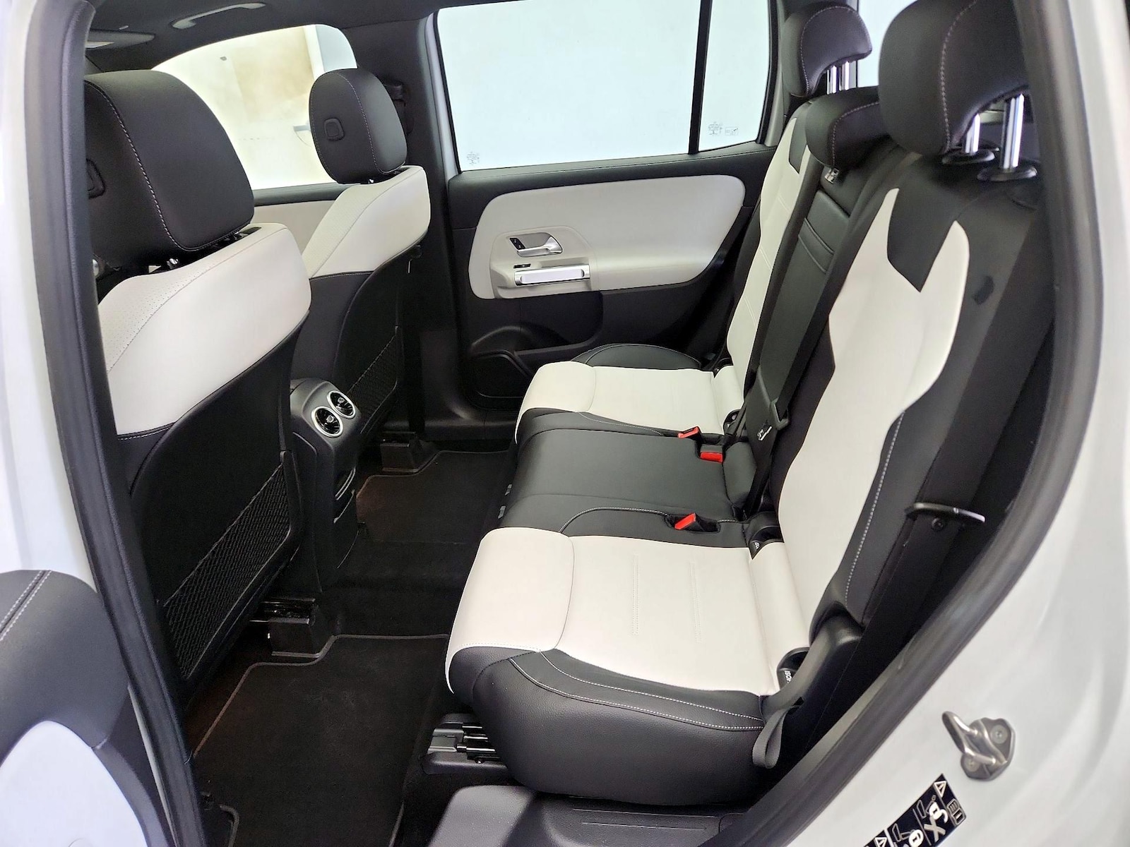 2021 Mercedes-Benz GLB AMG GLB35 - Photo 21