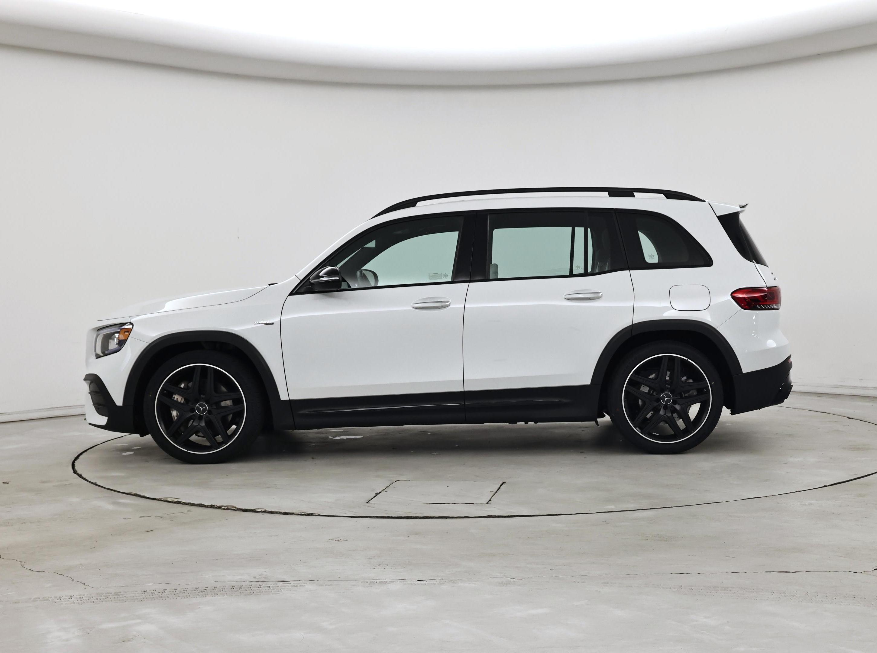 Thumbnail: 2021 Mercedes-Benz GLB - 3