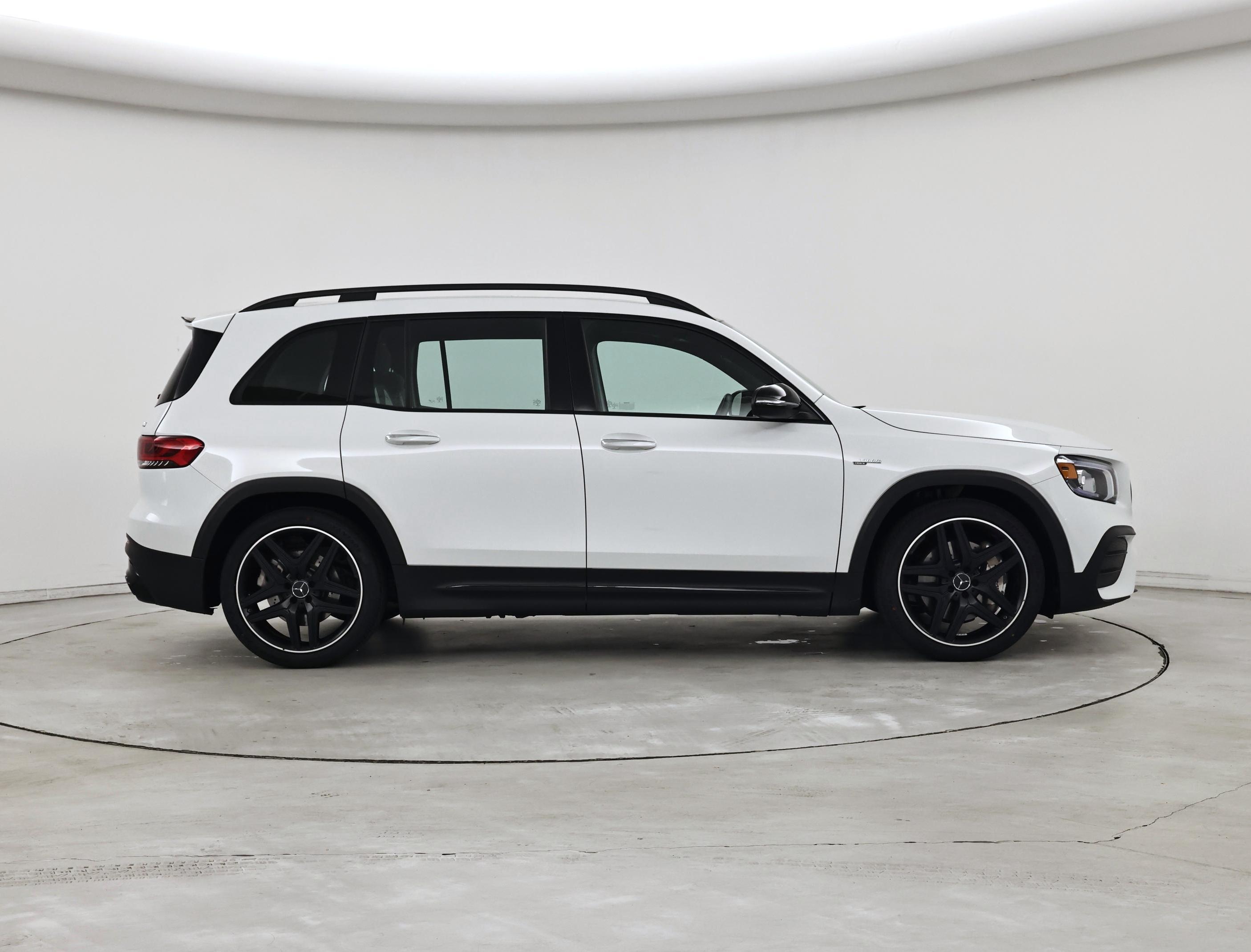 Thumbnail: 2021 Mercedes-Benz GLB - 7