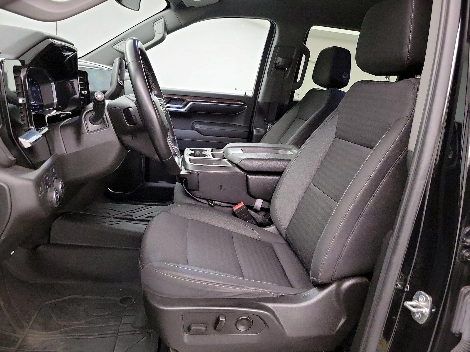 2023 Chevrolet Silverado 1500 LT - Photo 12