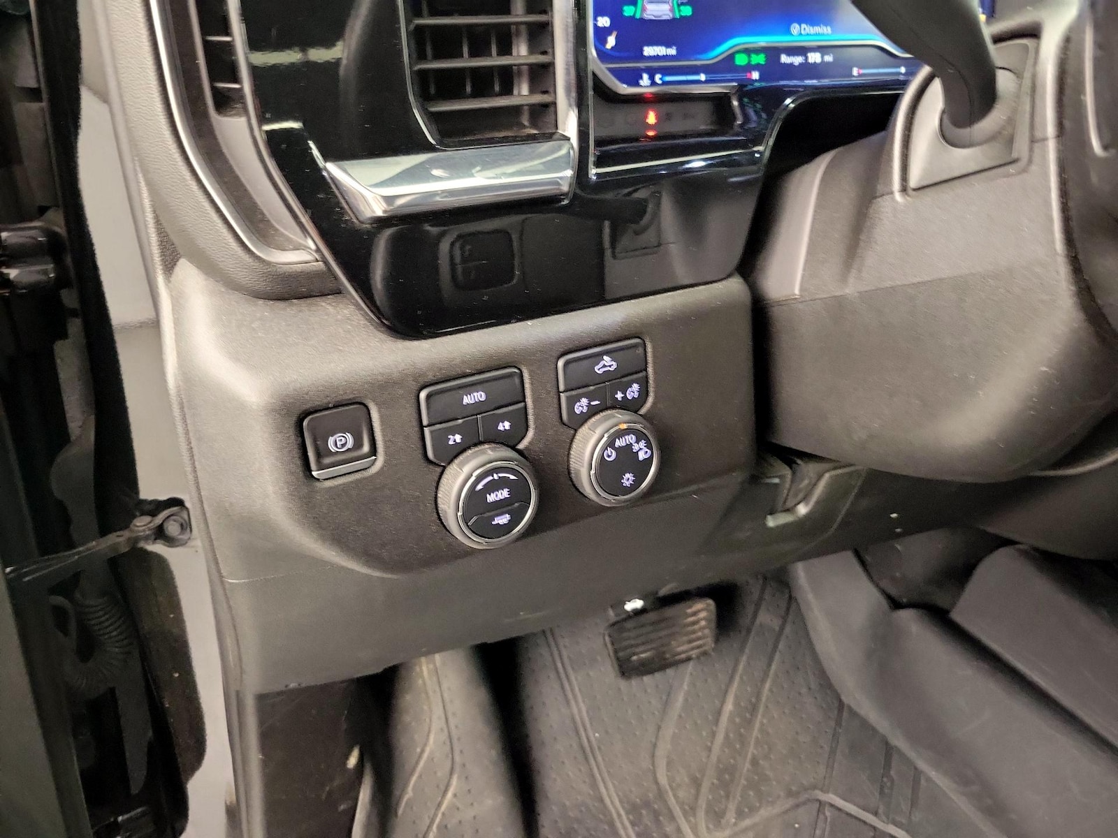 2023 Chevrolet Silverado 1500 LT - Photo 14