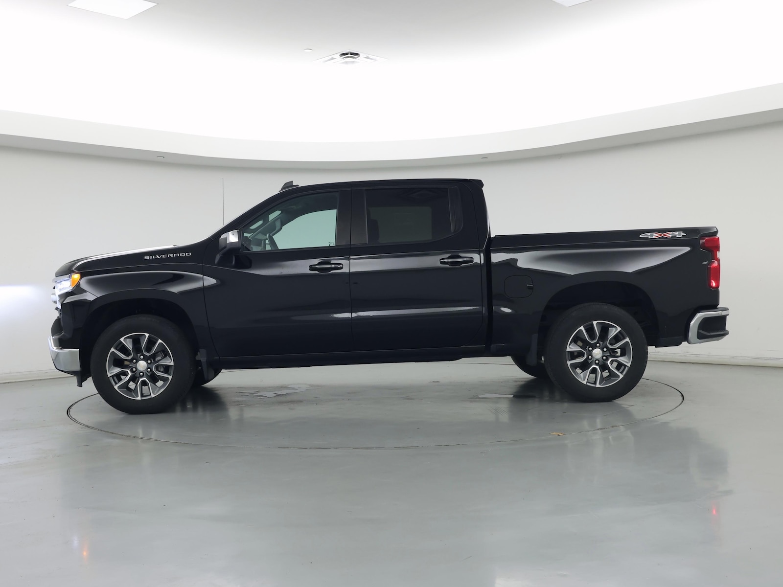 2023 Chevrolet Silverado 1500 LT - Photo 4