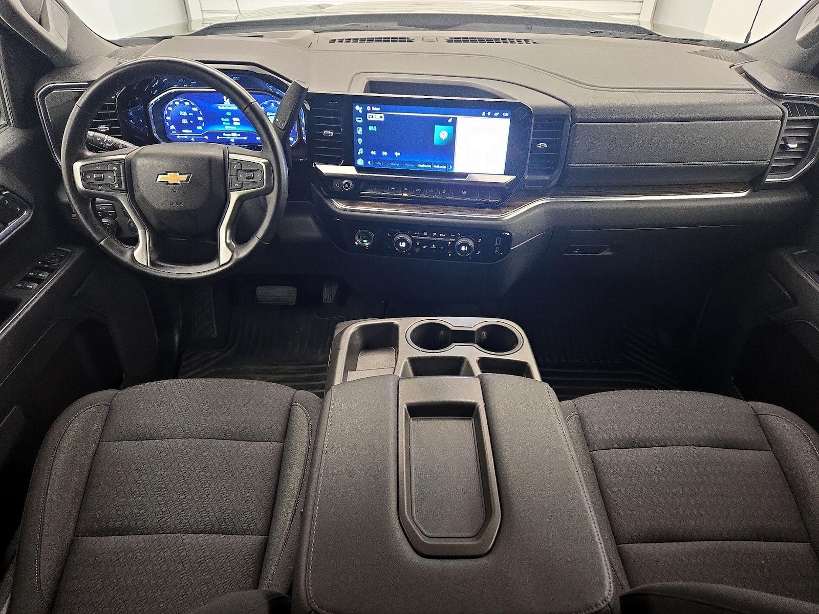 2023 Chevrolet Silverado 1500 LT - Photo 10