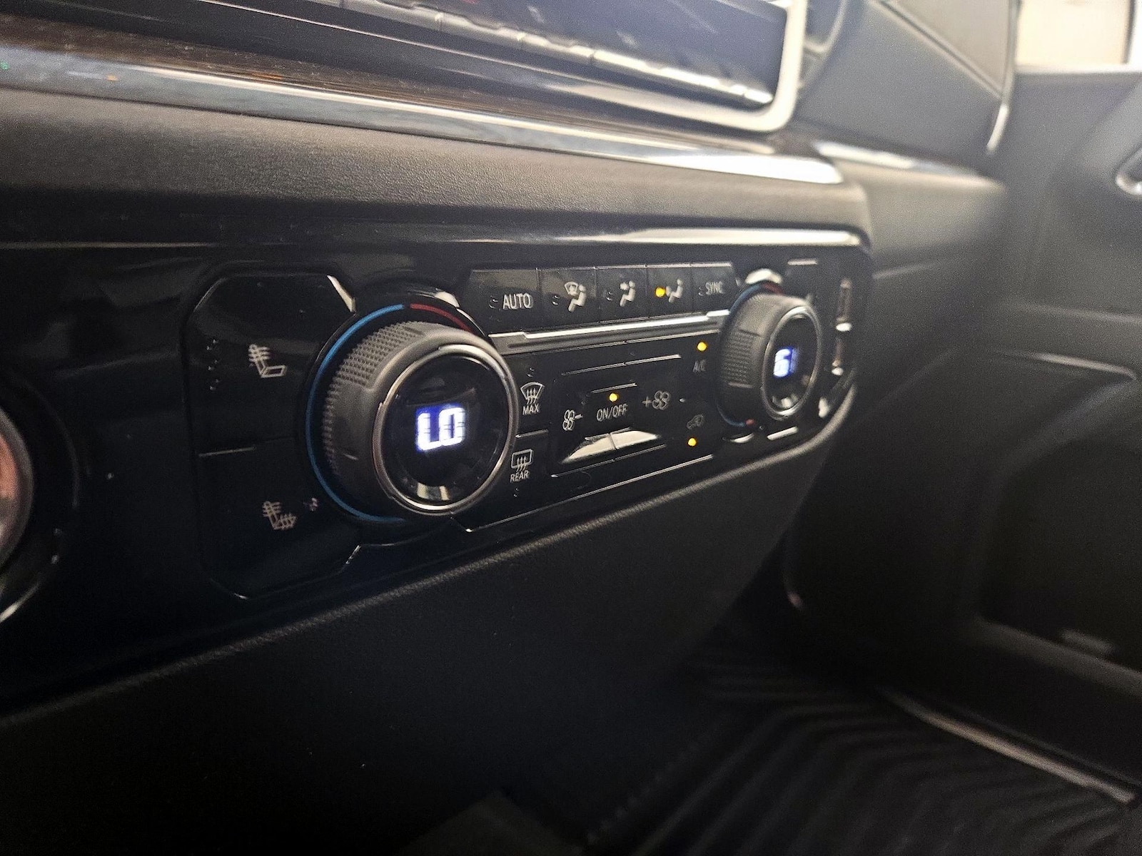 2023 Chevrolet Silverado 1500 LT - Photo 17