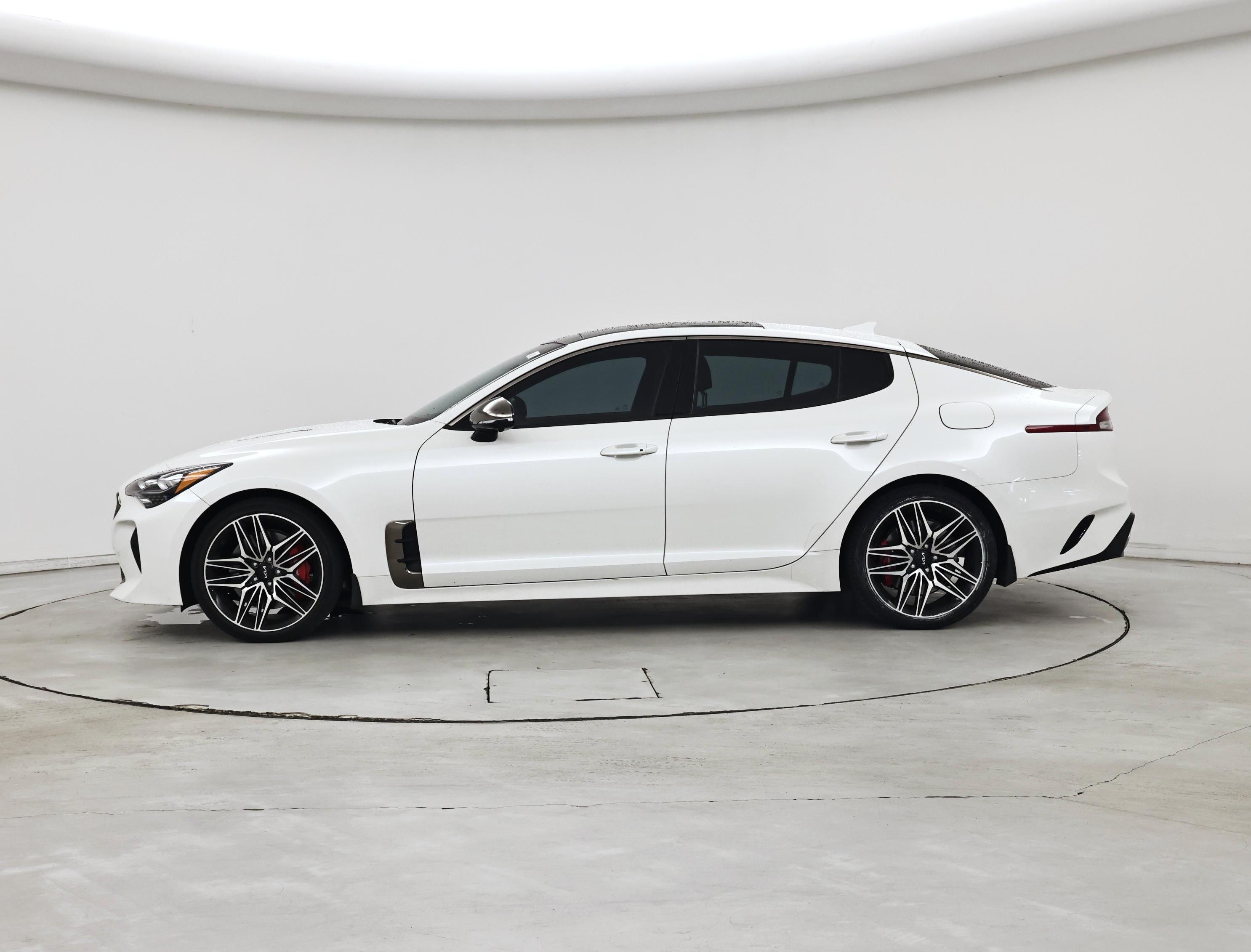 Thumbnail: 2023 Kia Stinger - 3