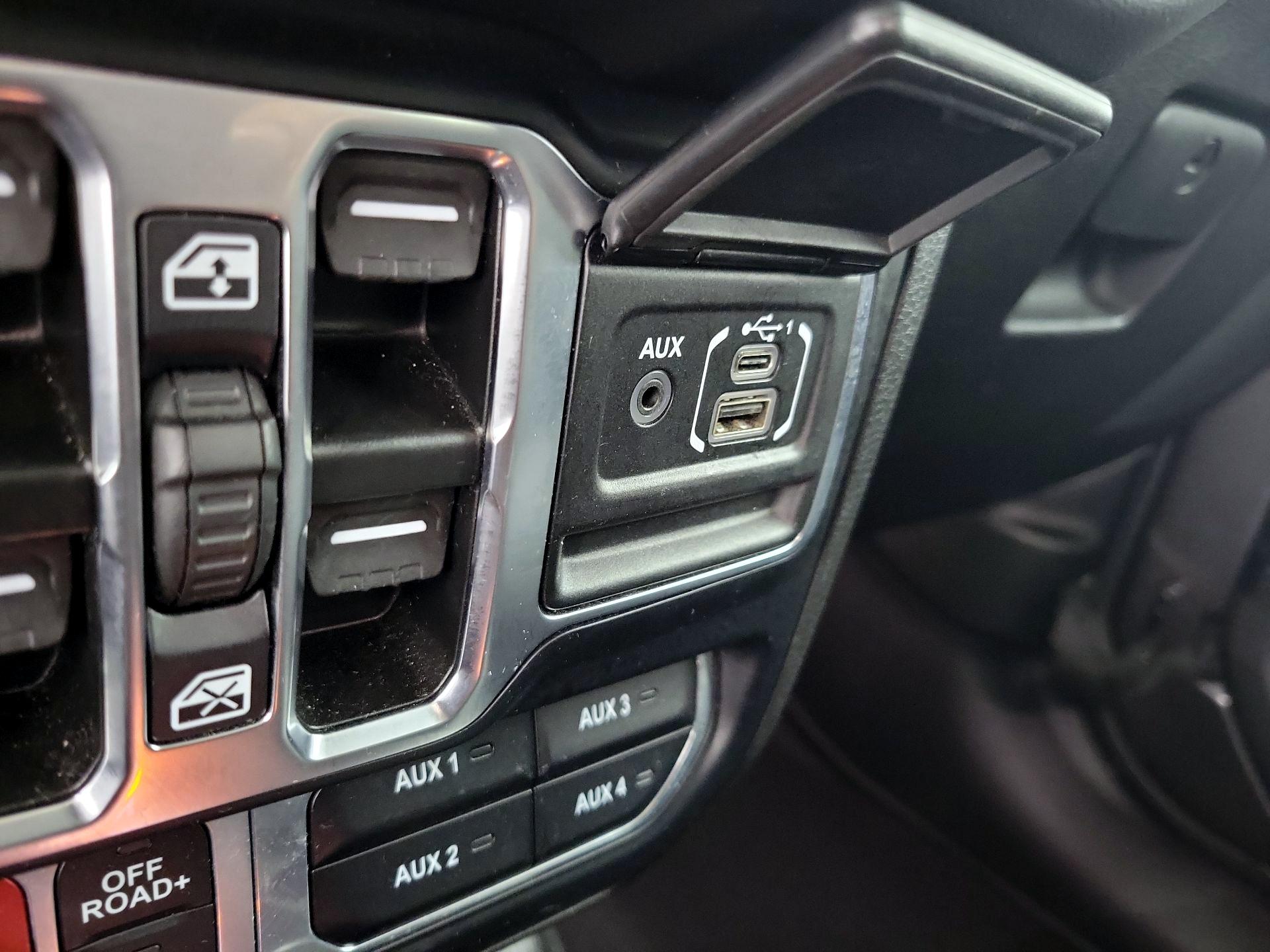 Thumbnail: 2024 Jeep Wrangler - 18