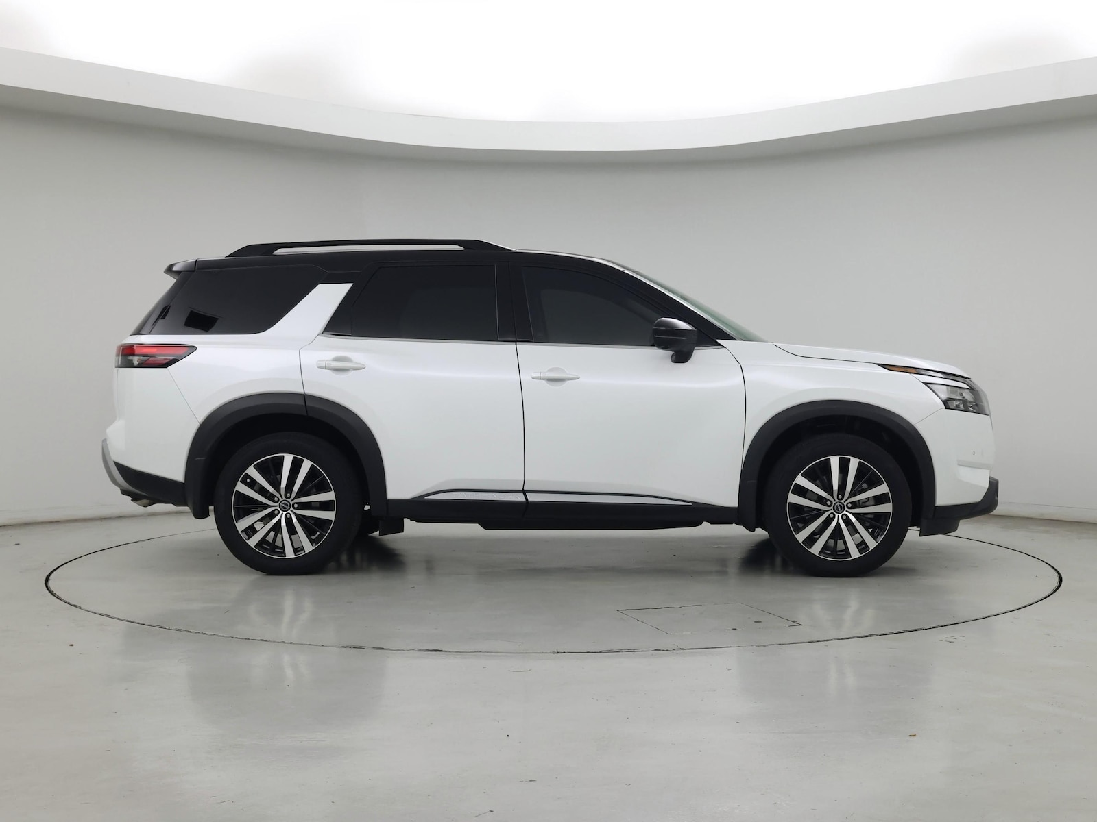 2025 Nissan Pathfinder Platinum - Photo 8