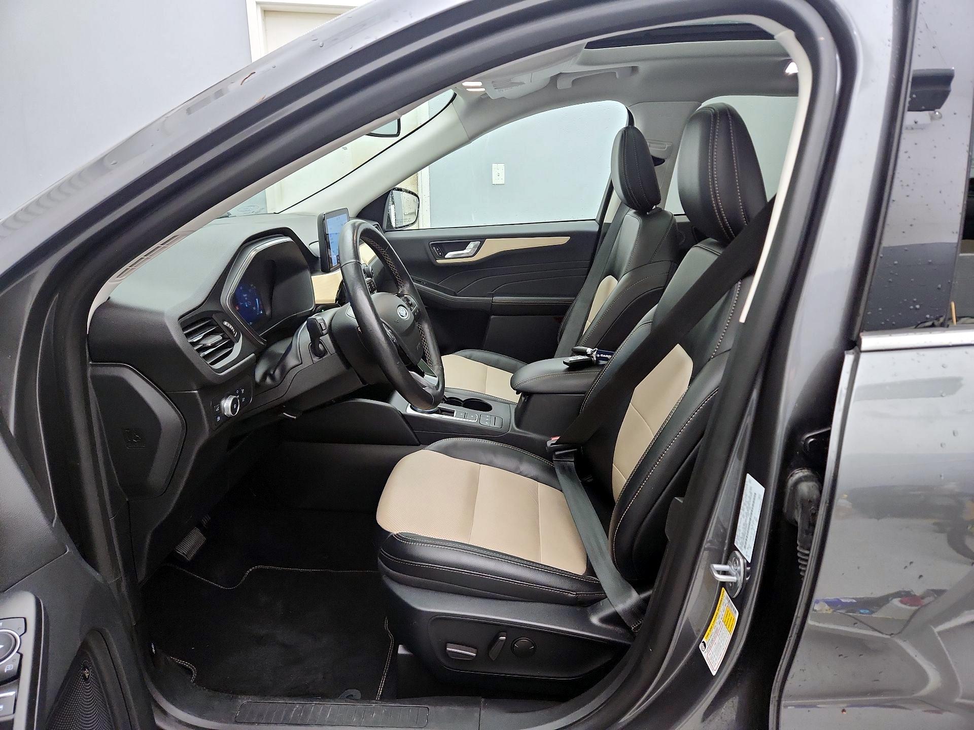 Thumbnail: 2021 Ford Escape - 11