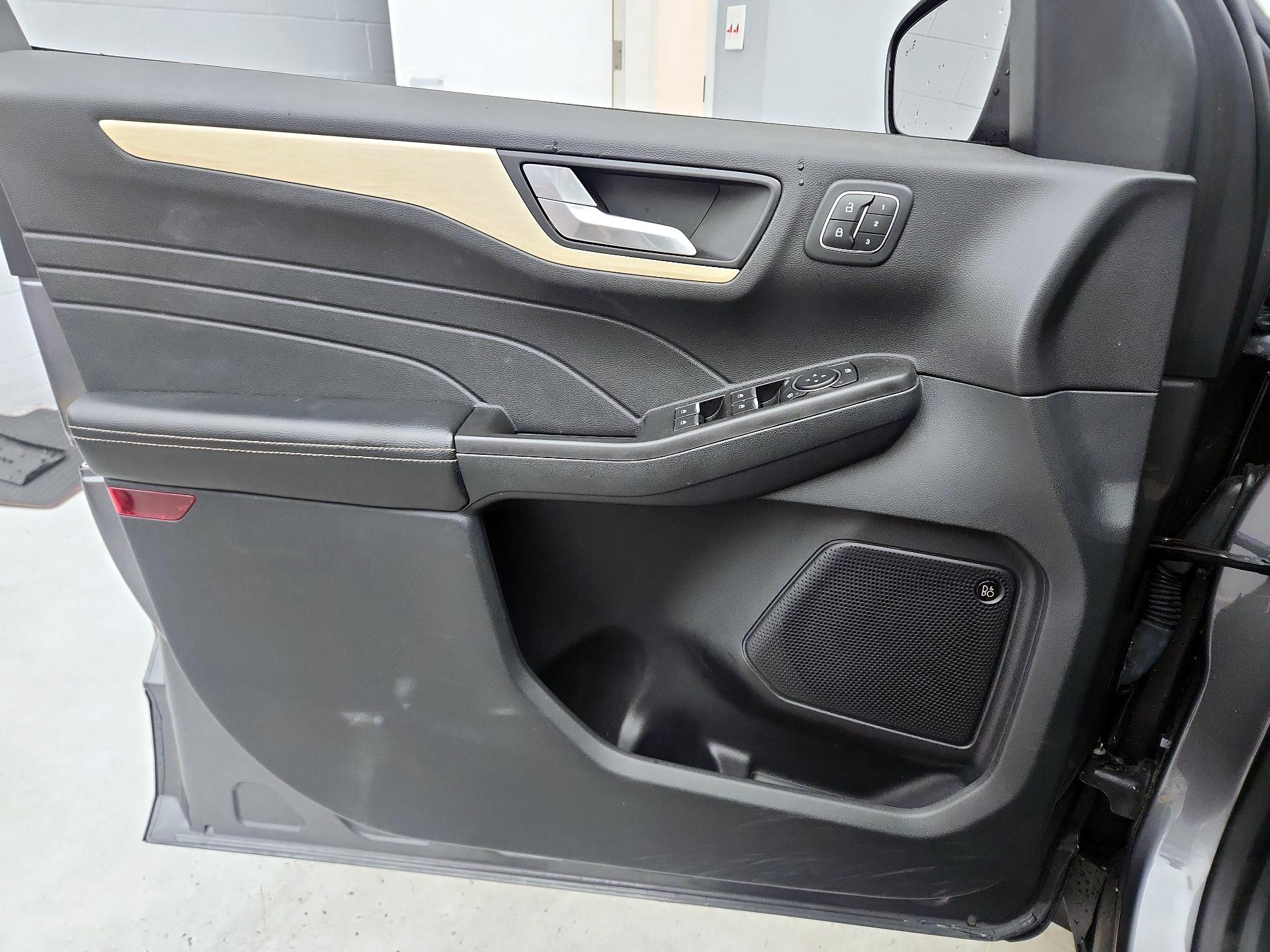 Thumbnail: 2021 Ford Escape - 12