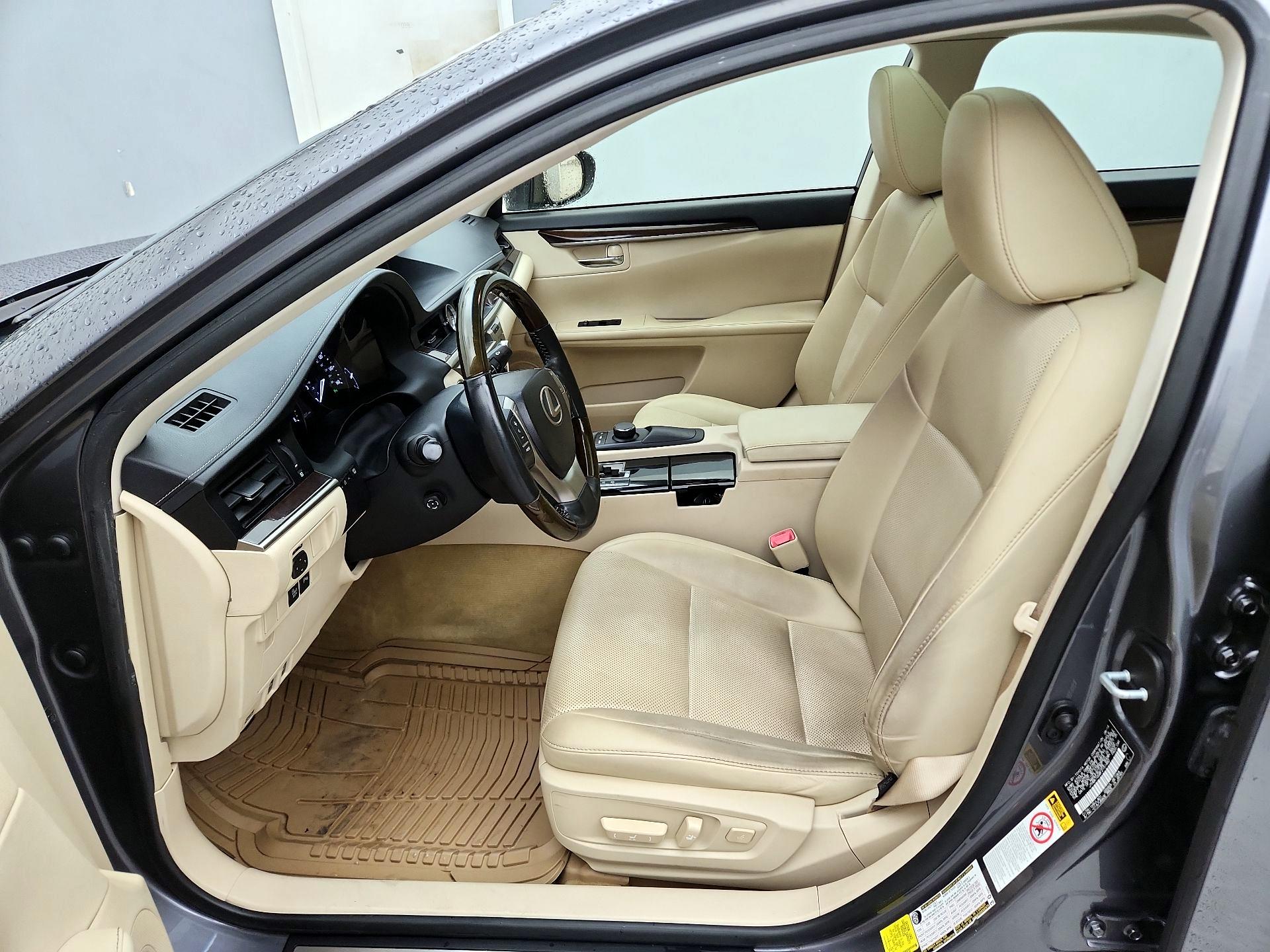 Thumbnail: 2015 Lexus ES - 11