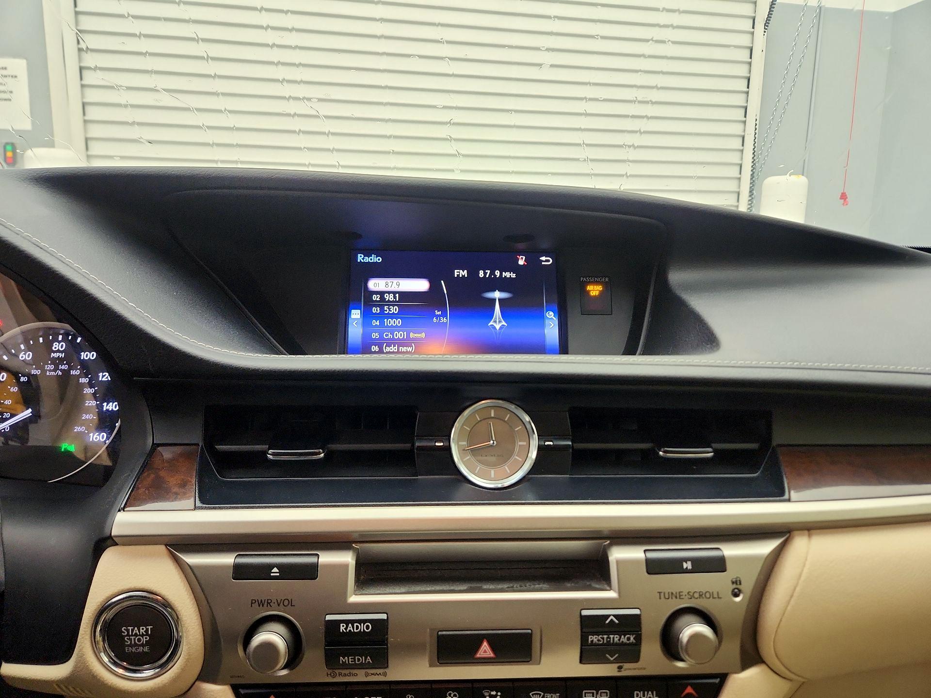Thumbnail: 2015 Lexus ES - 15