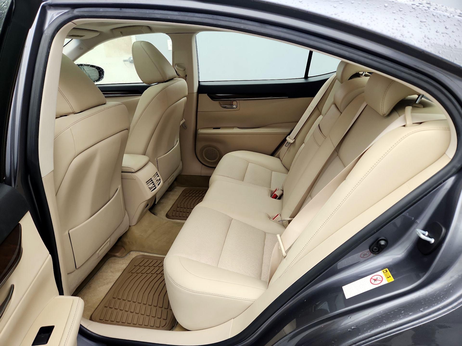 Thumbnail: 2015 Lexus ES - 20