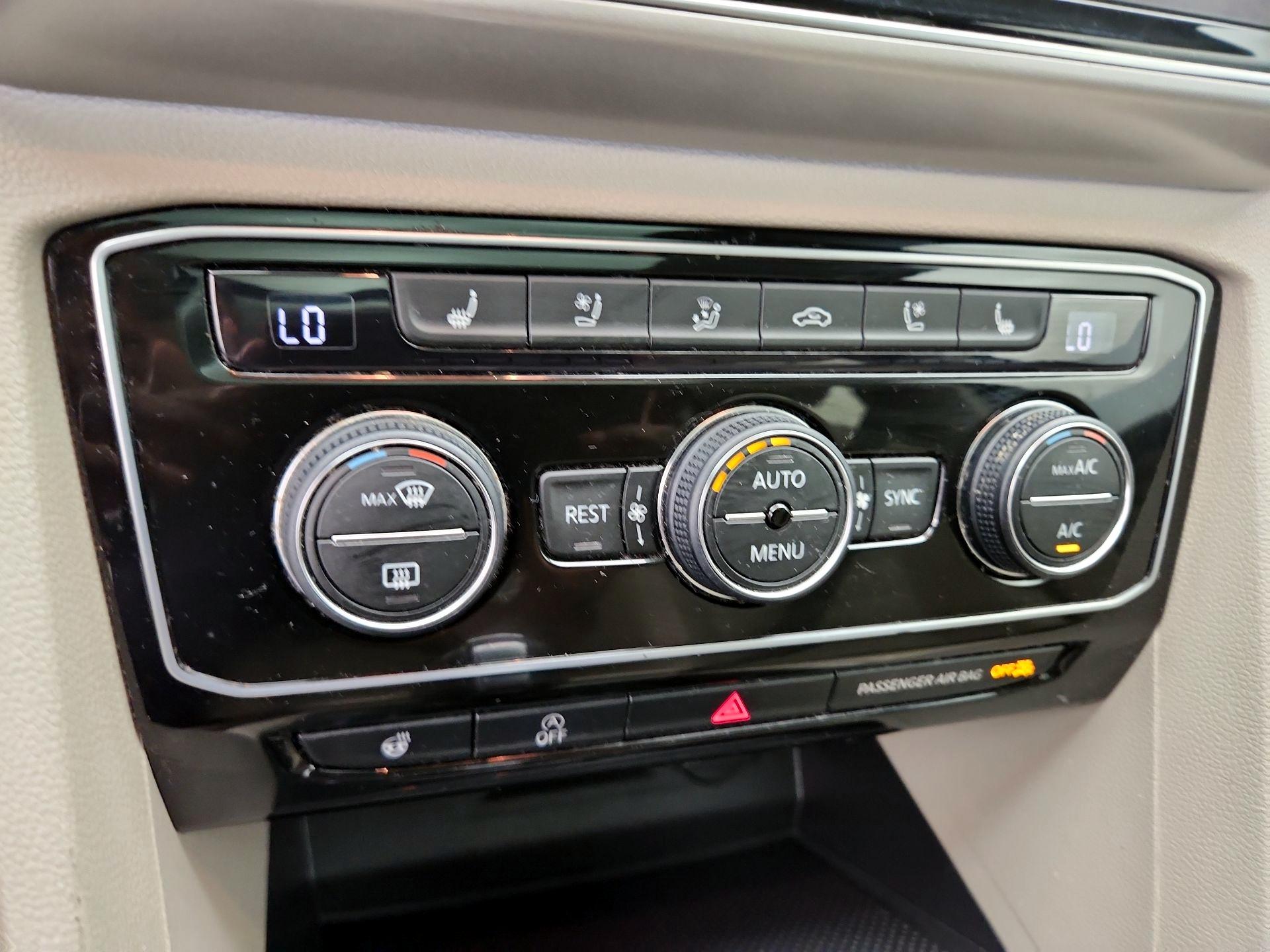 Thumbnail: 2018 Volkswagen Atlas - 16