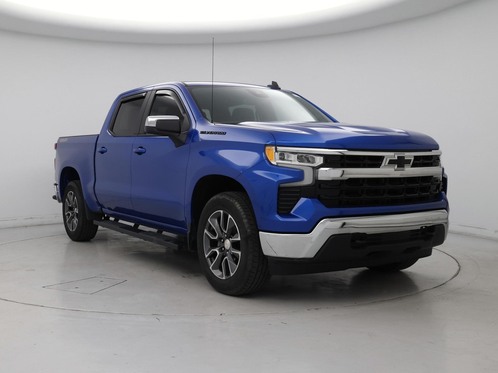 2023 Chevrolet Silverado 1500 LT - Photo 2