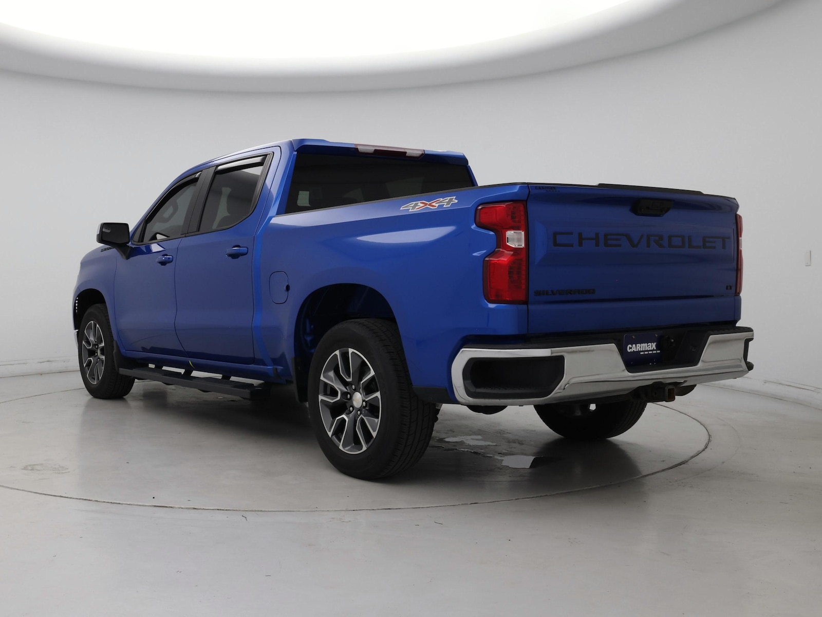 2023 Chevrolet Silverado 1500 LT - Photo 3