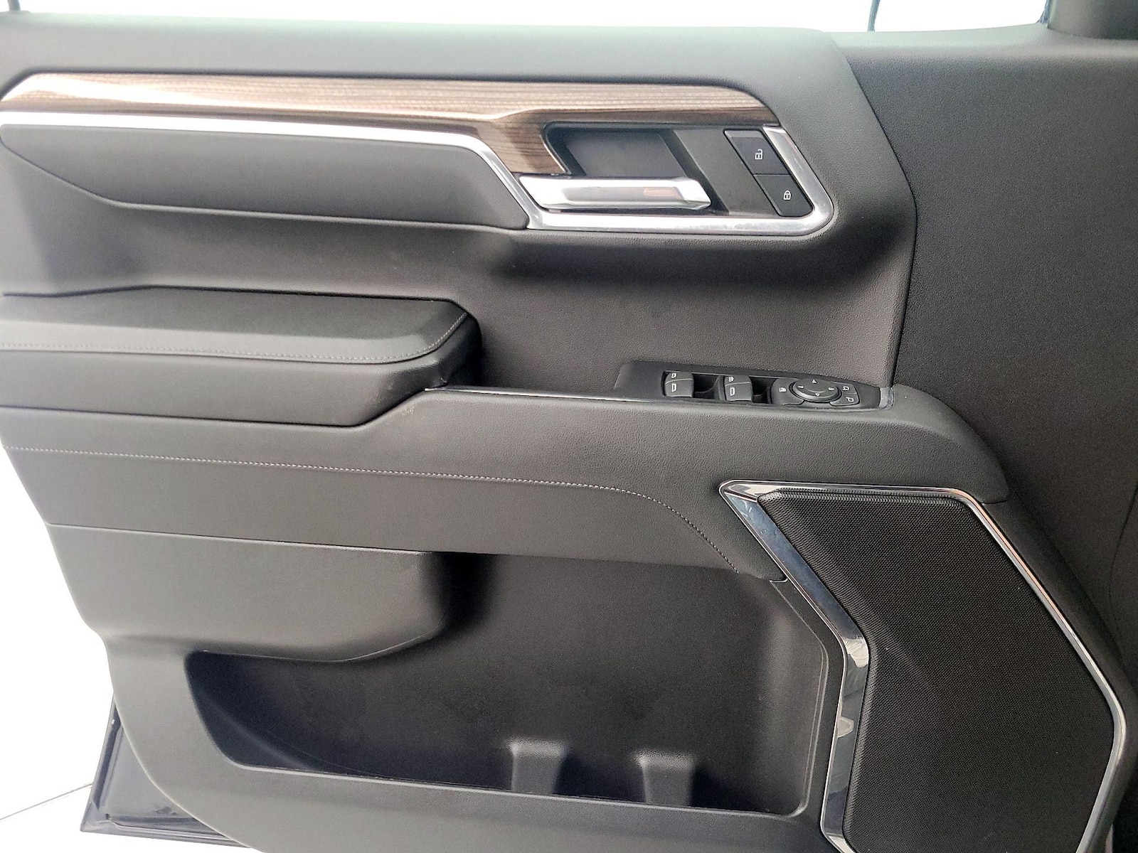 2023 Chevrolet Silverado 1500 LT - Photo 13