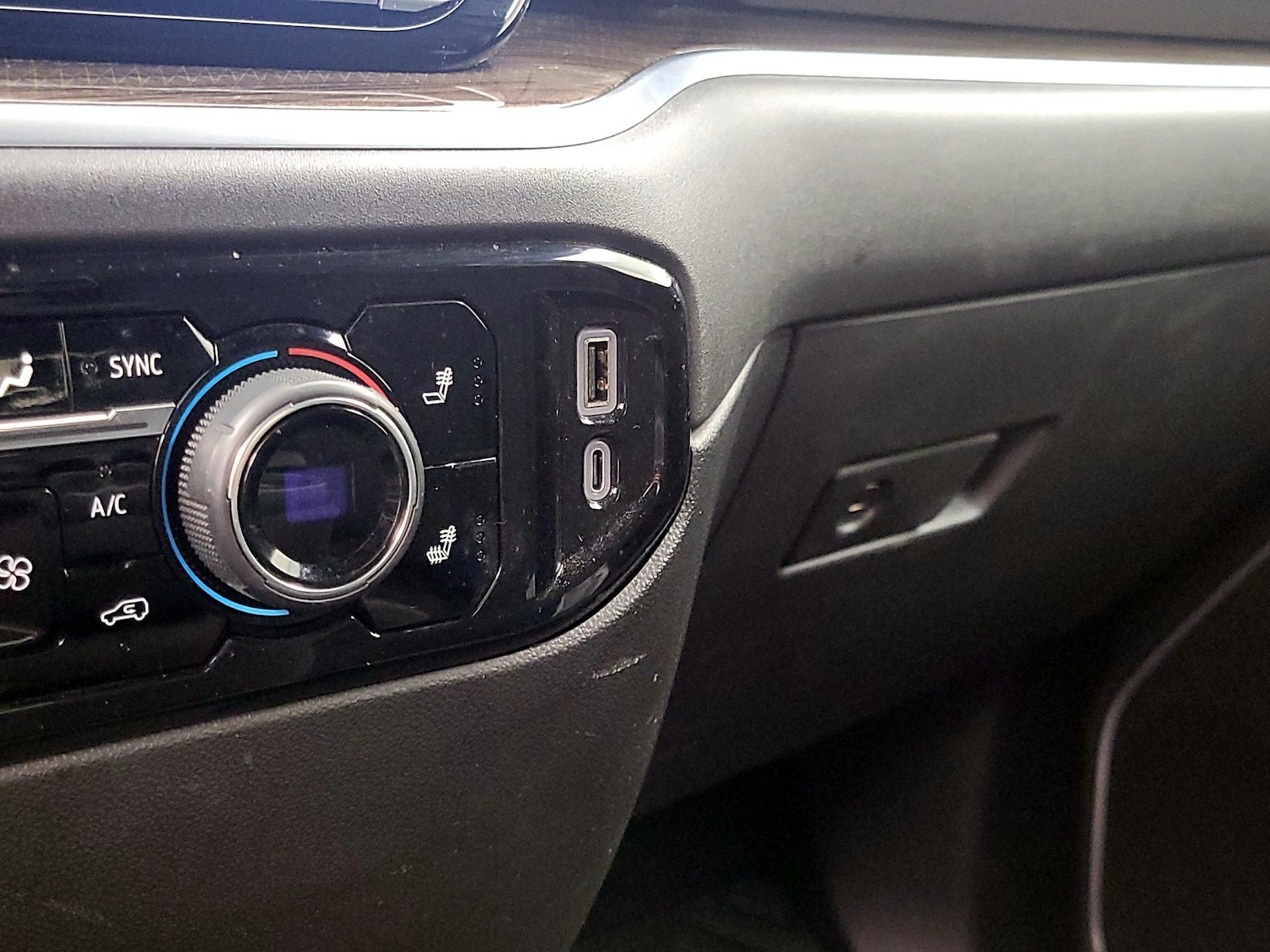 2023 Chevrolet Silverado 1500 LT - Photo 19