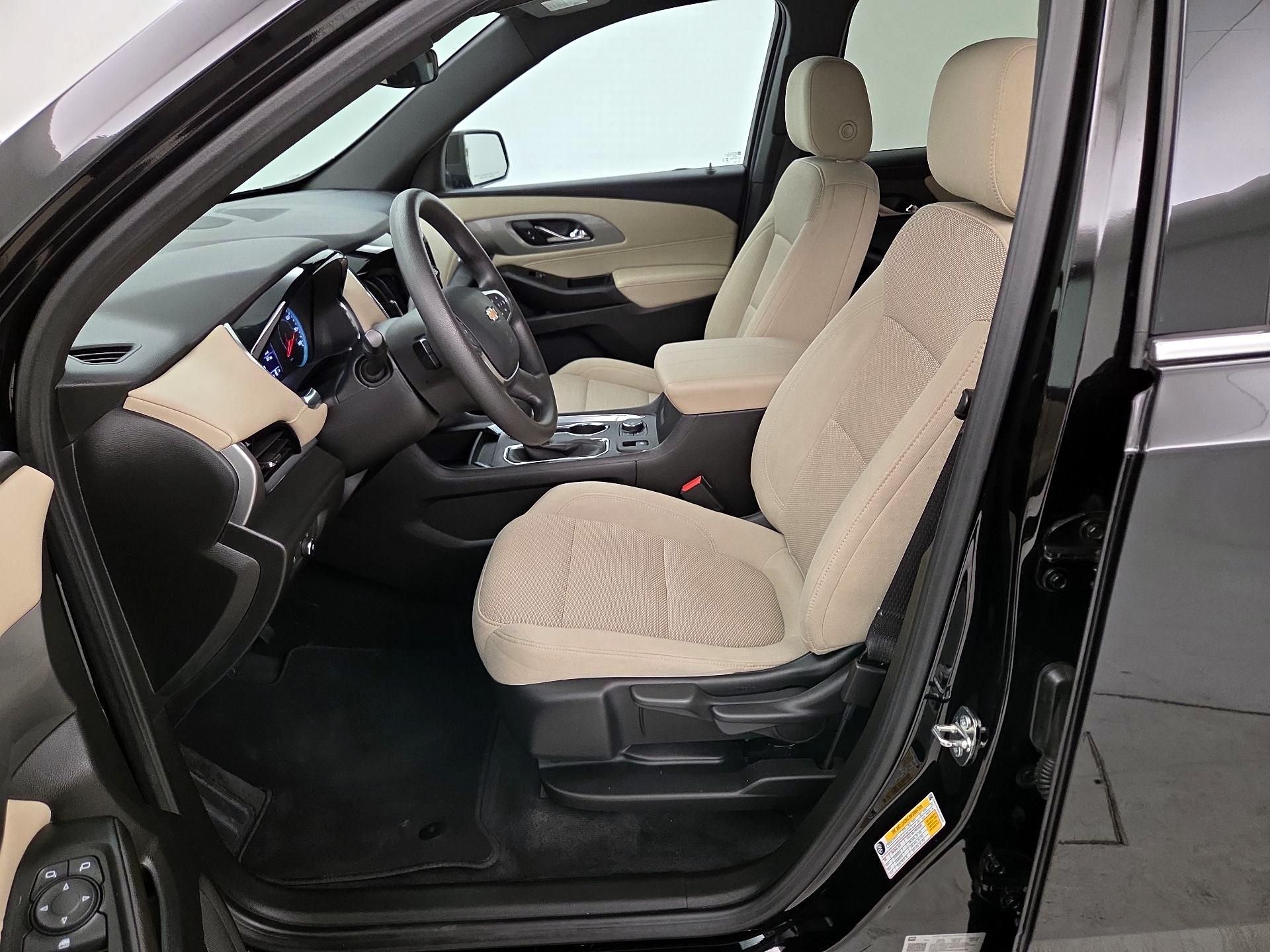 Thumbnail: 2023 Chevrolet Traverse - 11