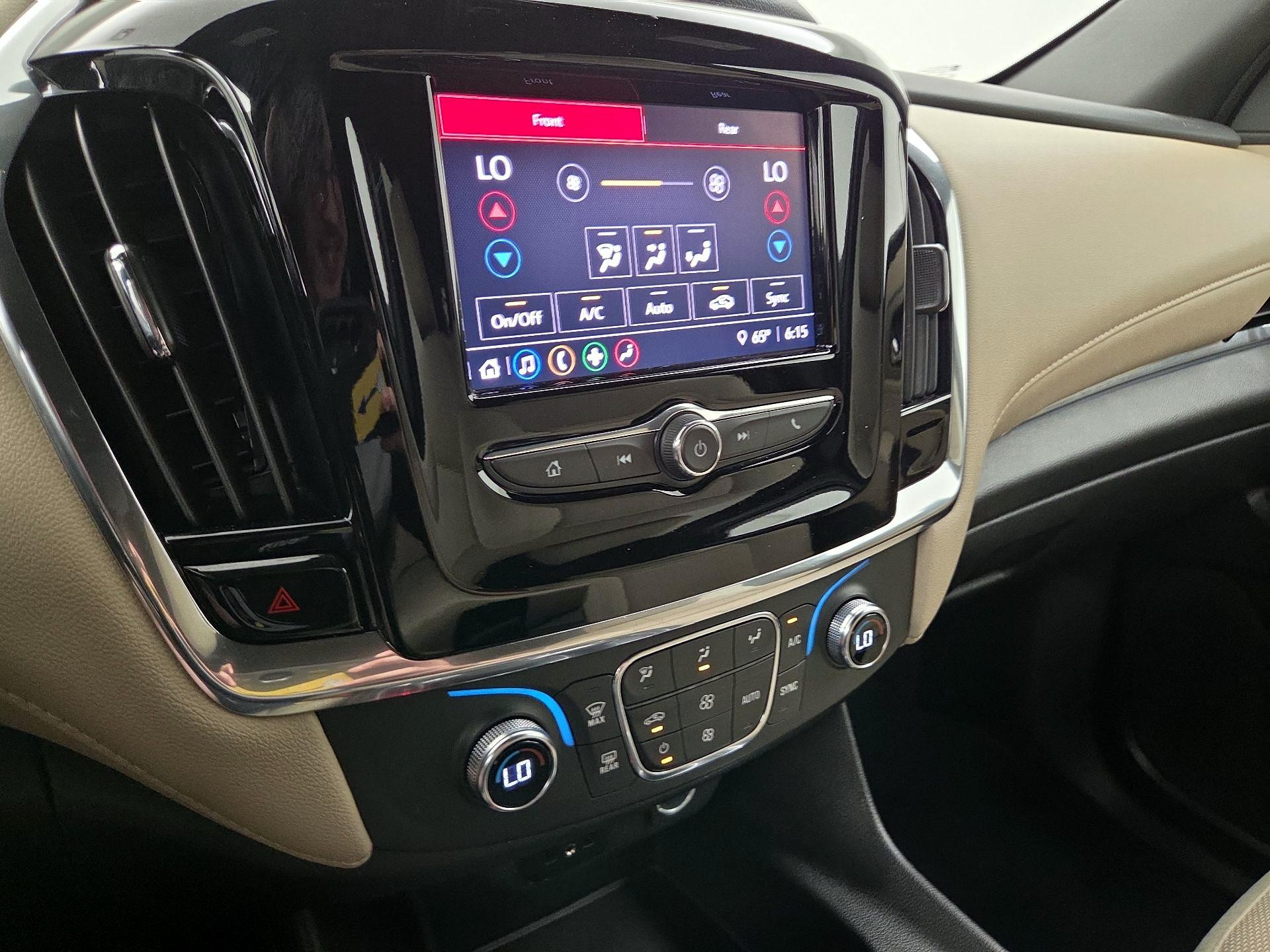 Thumbnail: 2023 Chevrolet Traverse - 16
