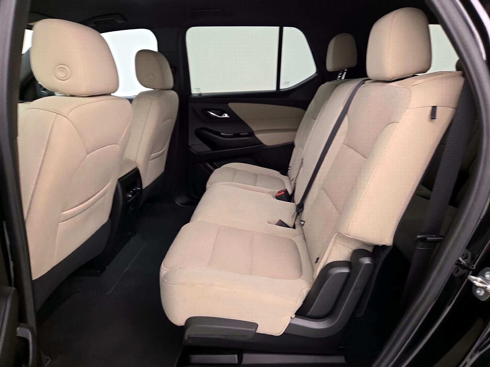 Thumbnail: 2023 Chevrolet Traverse - 19
