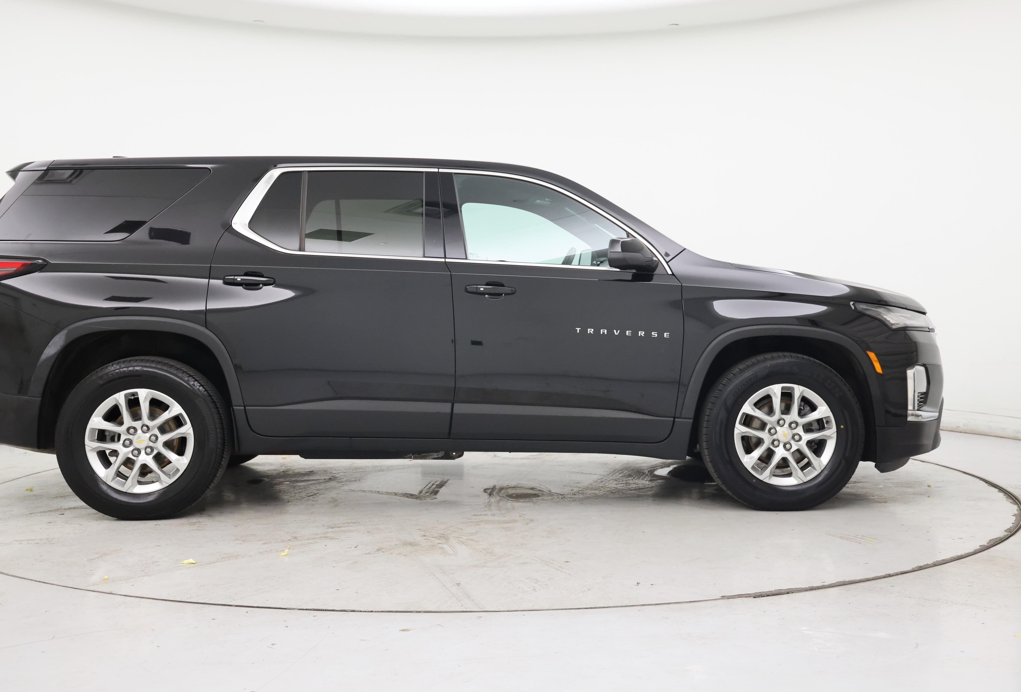 Thumbnail: 2023 Chevrolet Traverse - 7