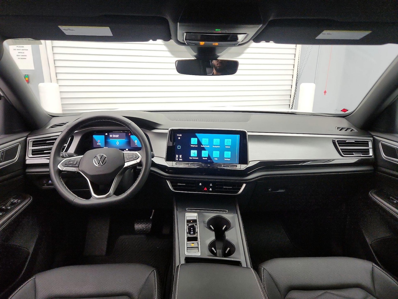 2025 Volkswagen Atlas Cross Sport SE - Photo 10