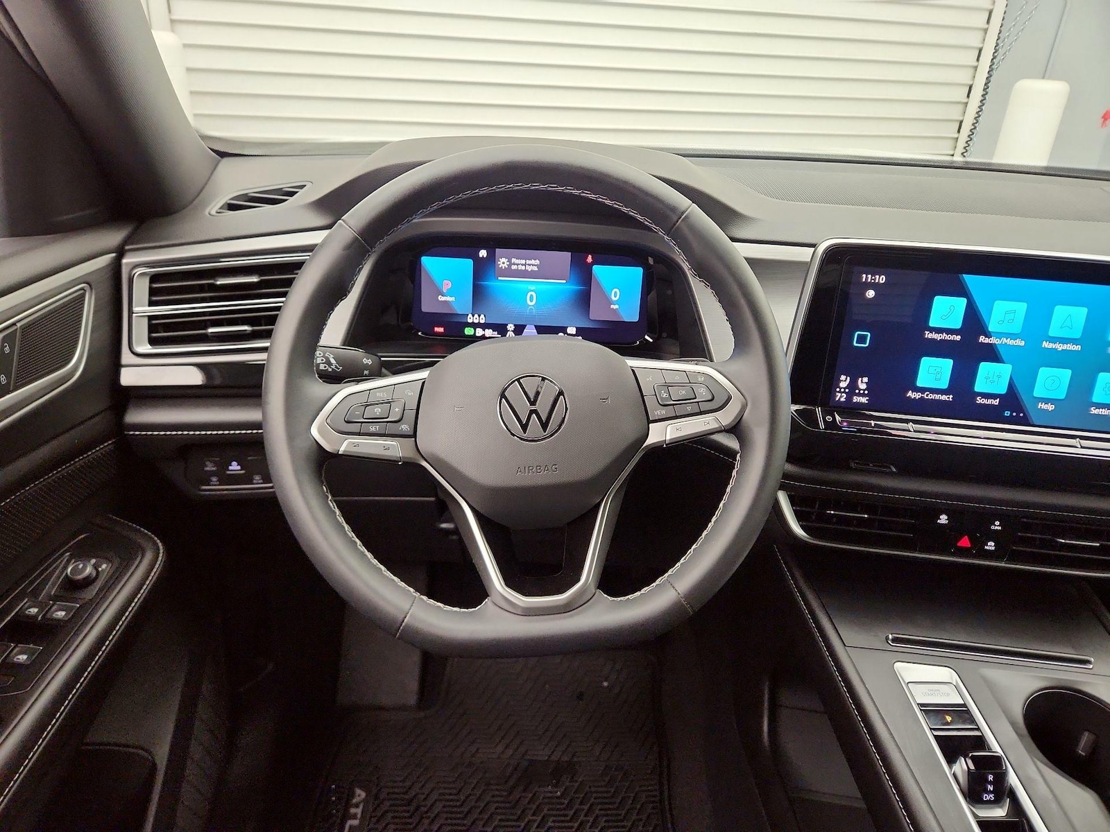 2025 Volkswagen Atlas Cross Sport SE - Photo 11