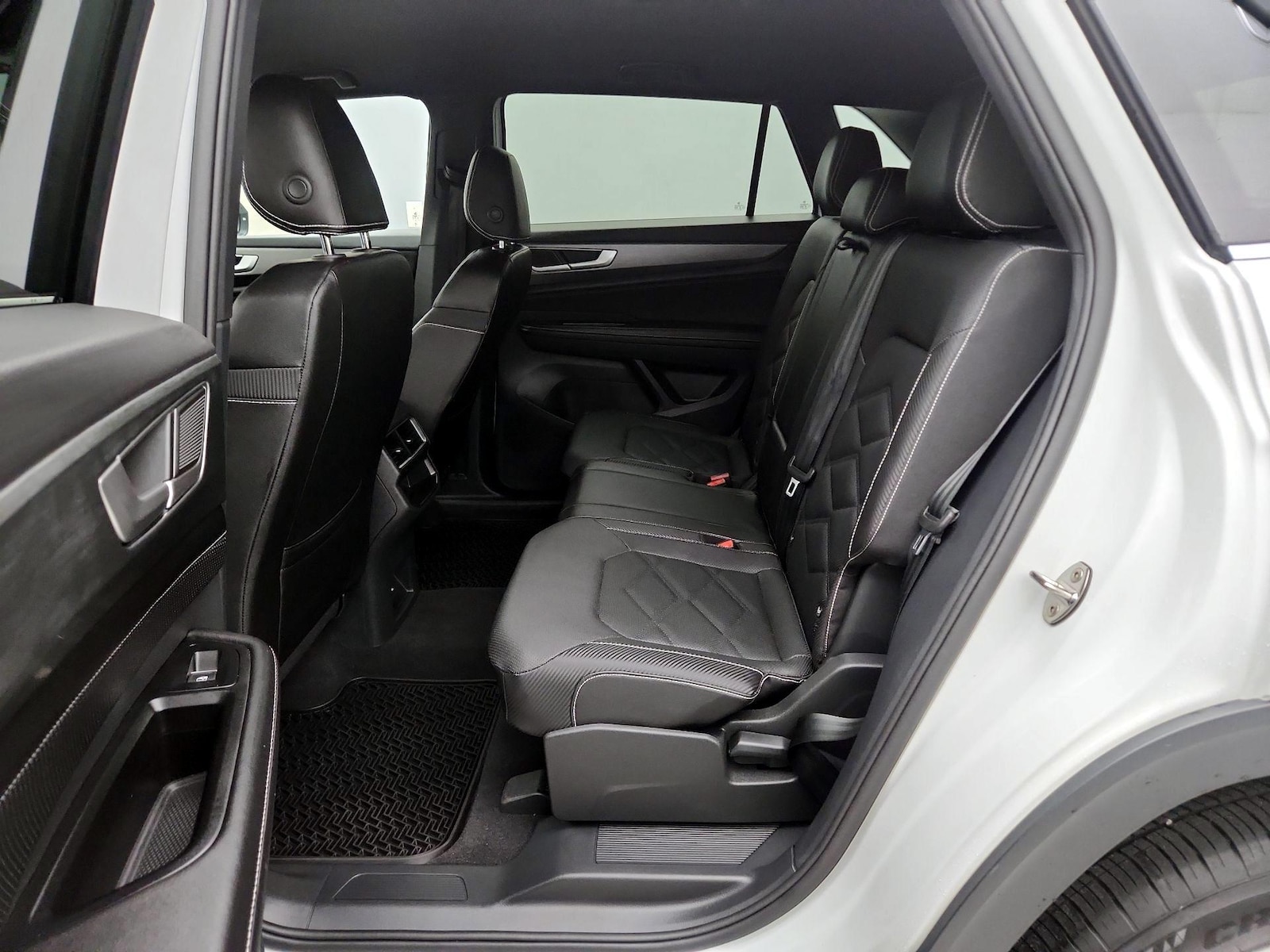 2025 Volkswagen Atlas Cross Sport SE - Photo 20