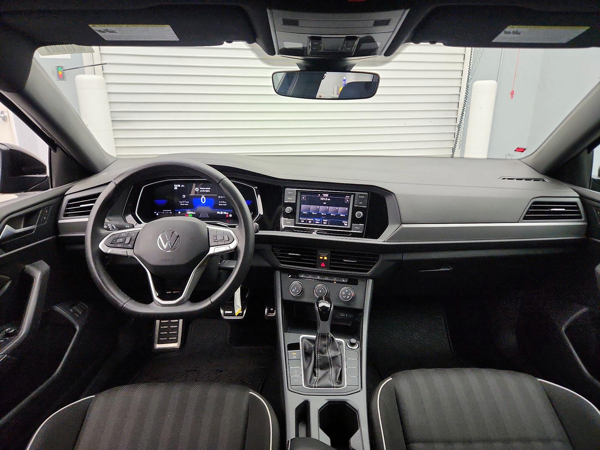 Thumbnail: 2024 Volkswagen Jetta - 9