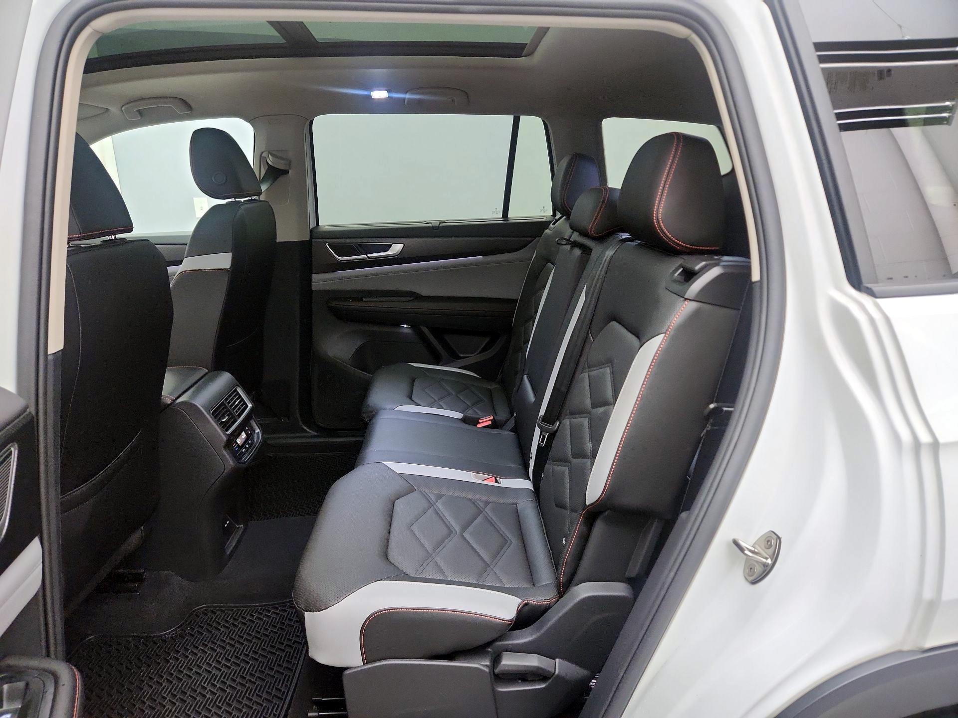 Thumbnail: 2025 Volkswagen Atlas - 19