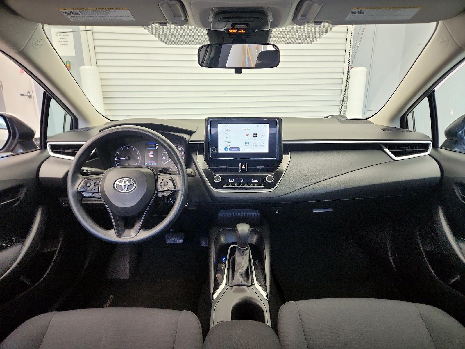 2023 Toyota Corolla LE - Photo 10